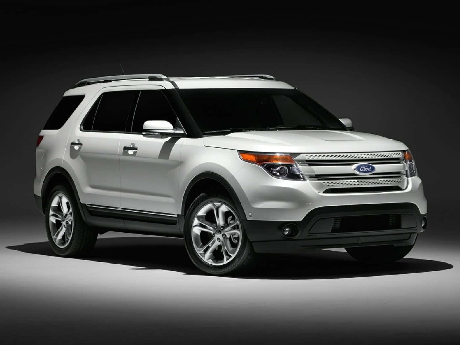 Ford Explorer, white, studio setting, HD Desktop Wallpaper
