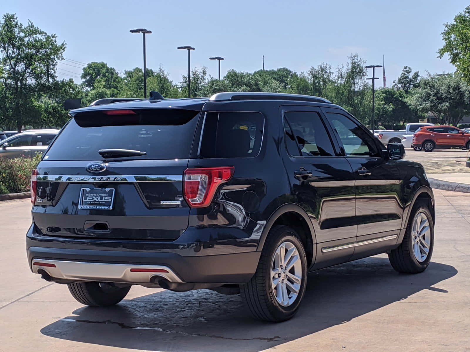 Ford Explorer, glossy black, sunlit dealership lot, HD Desktop Wallpaper