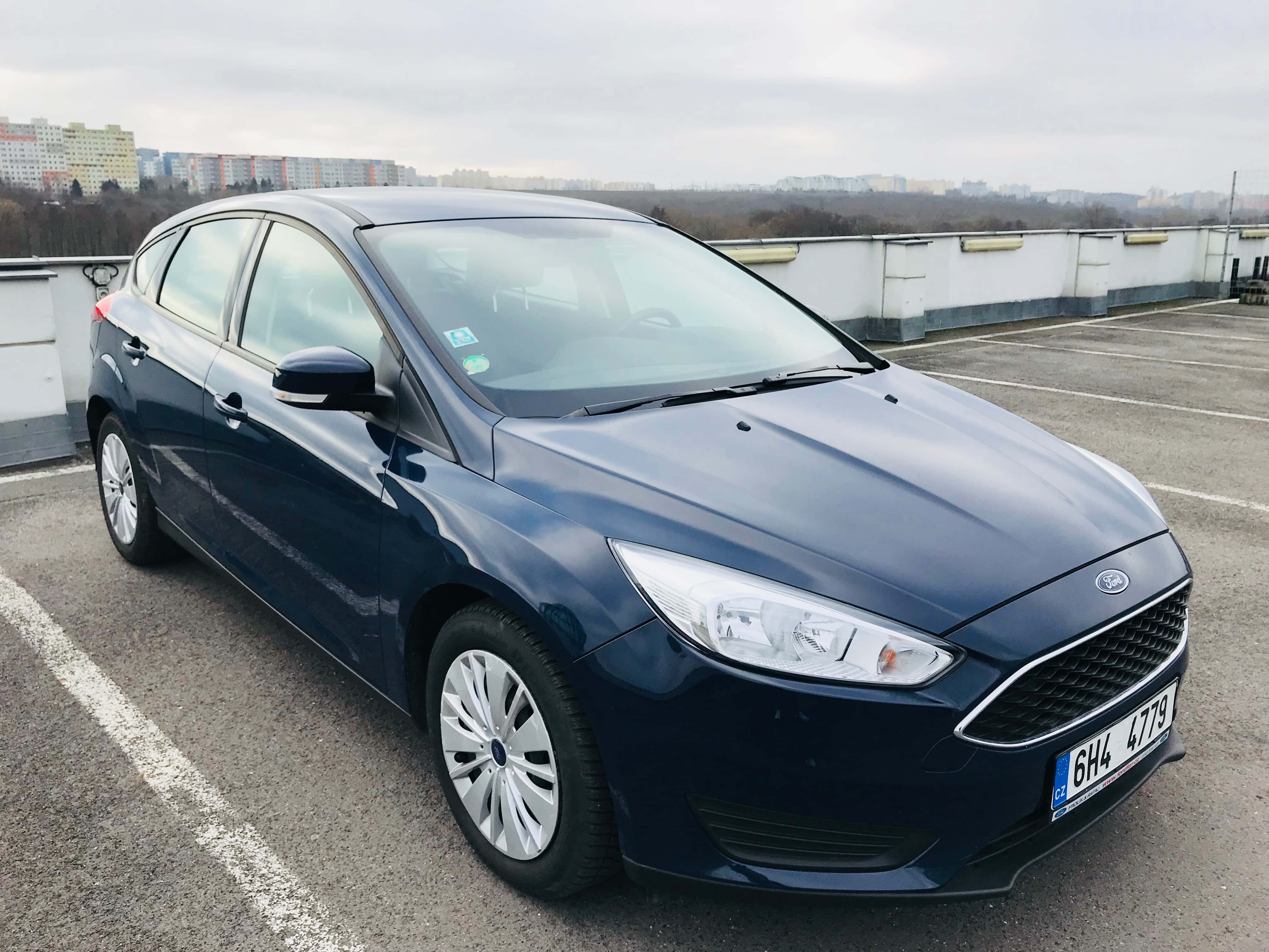Ford Focus, dark blue, rooftop parking lot, 4K Desktop Wallpaper