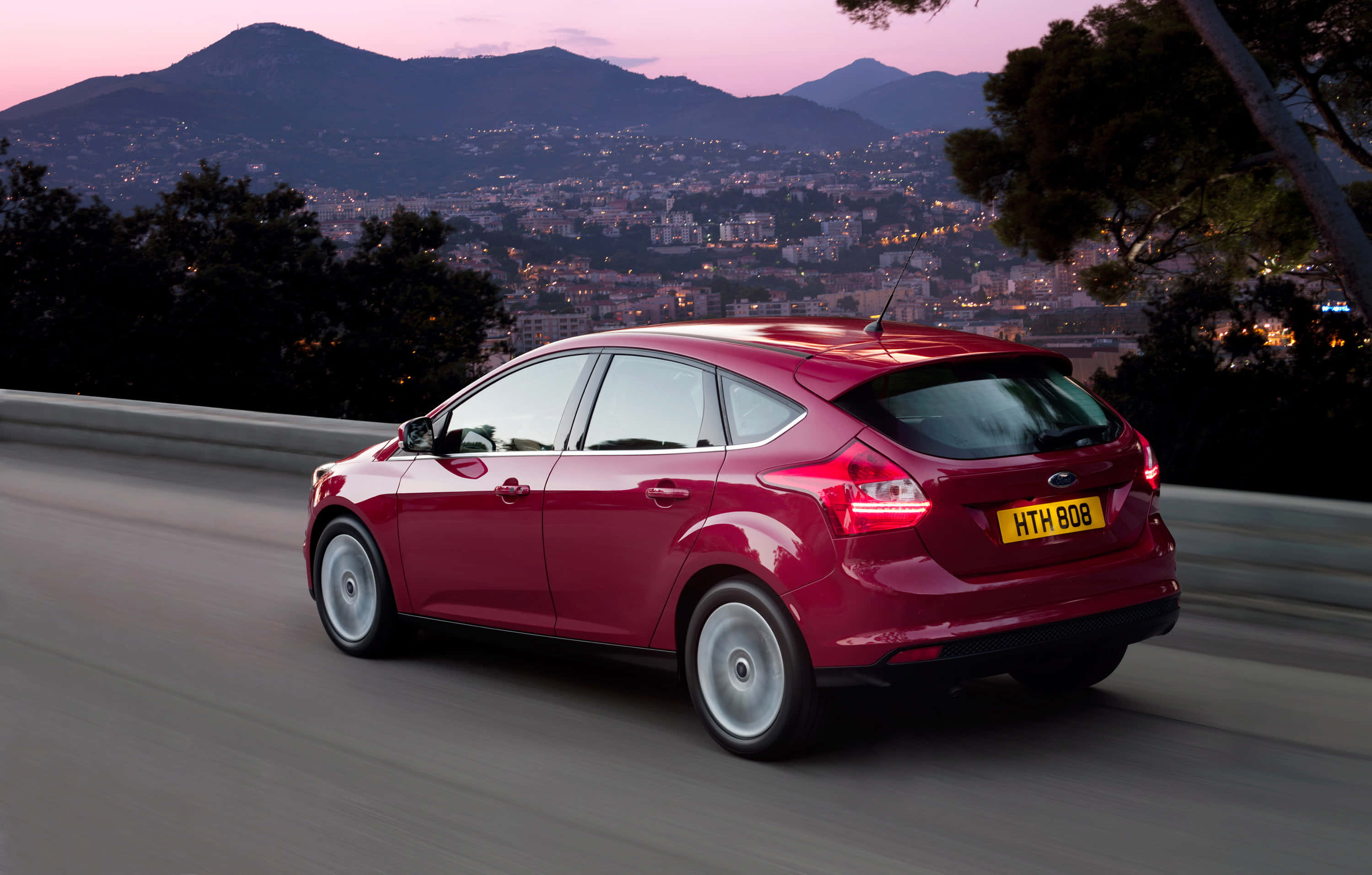 Ford Focus, glossy red, winding road, 2K Desktop Wallpaper