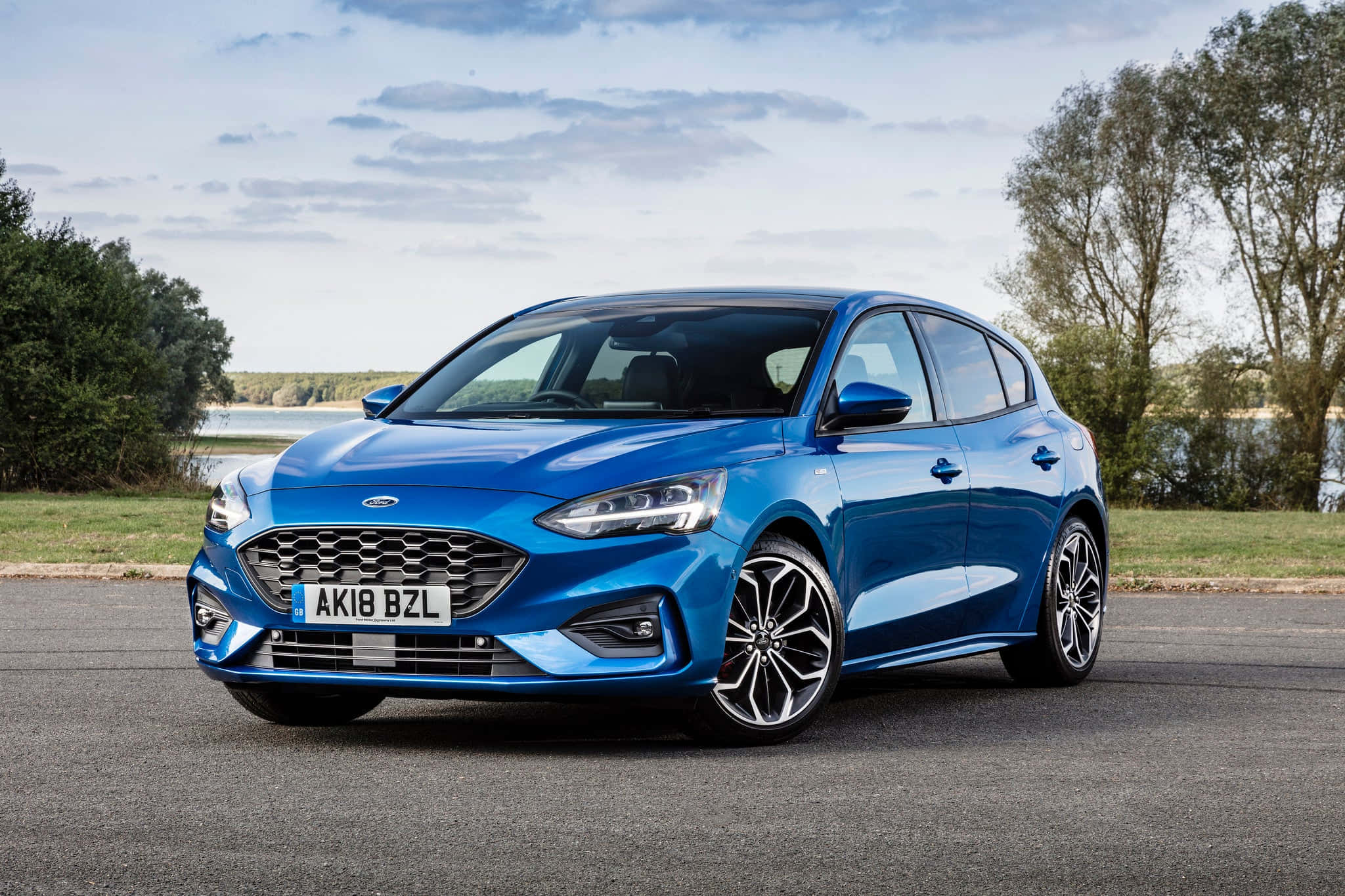 Ford Focus, vibrant blue, hatchback, Full HD Desktop Wallpaper