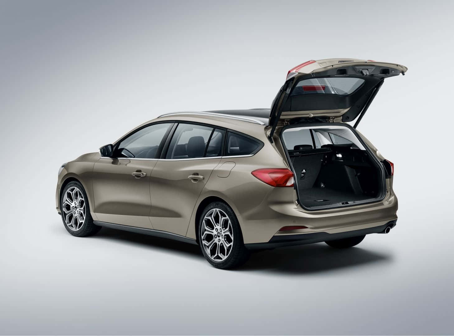 Ford Focus, beige station wagon, rear hatch open, HD Desktop Wallpaper