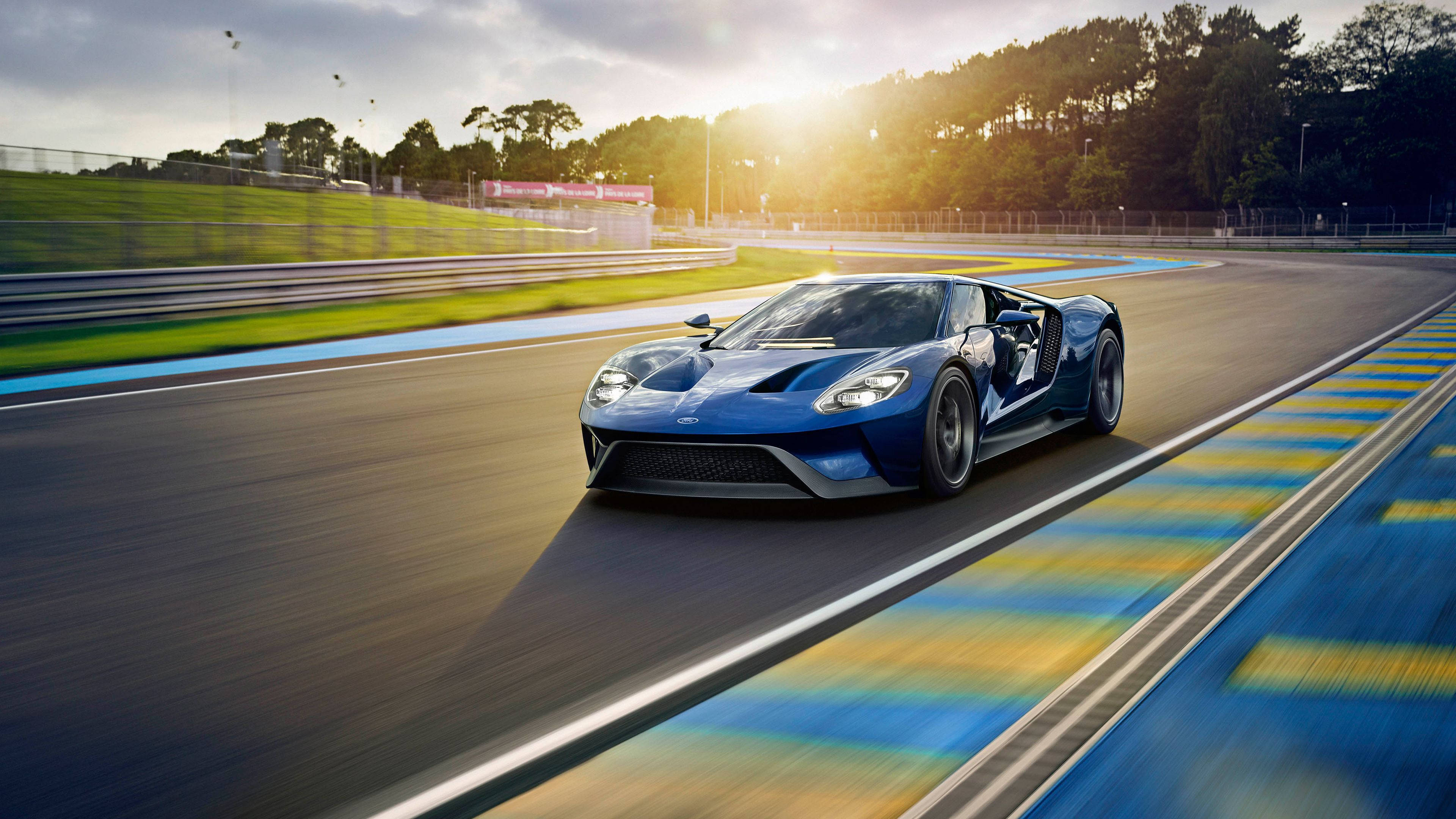 2017 Ford GT, Brilliant Blue, sunlit track, 4K Desktop Wallpaper