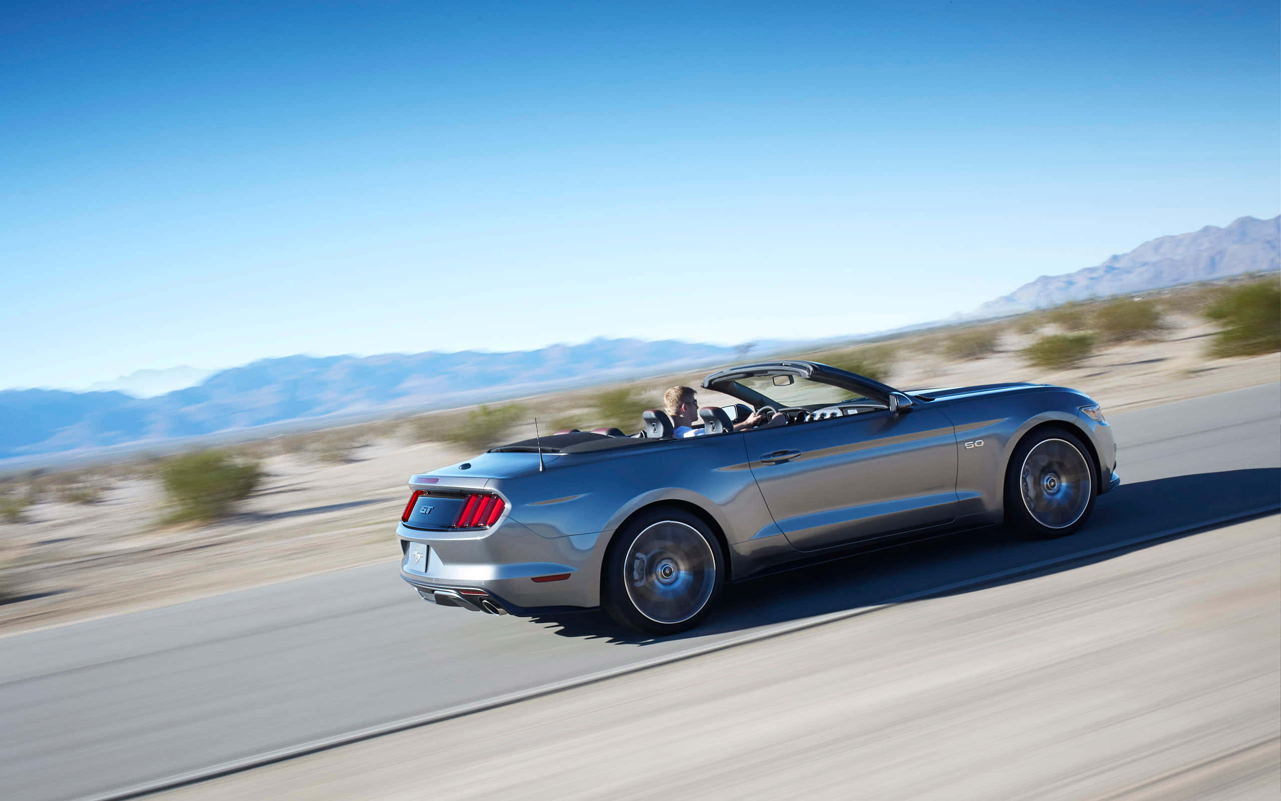 Ford Mustang GT Convertible, silver, desert highway, 2K Desktop Wallpaper