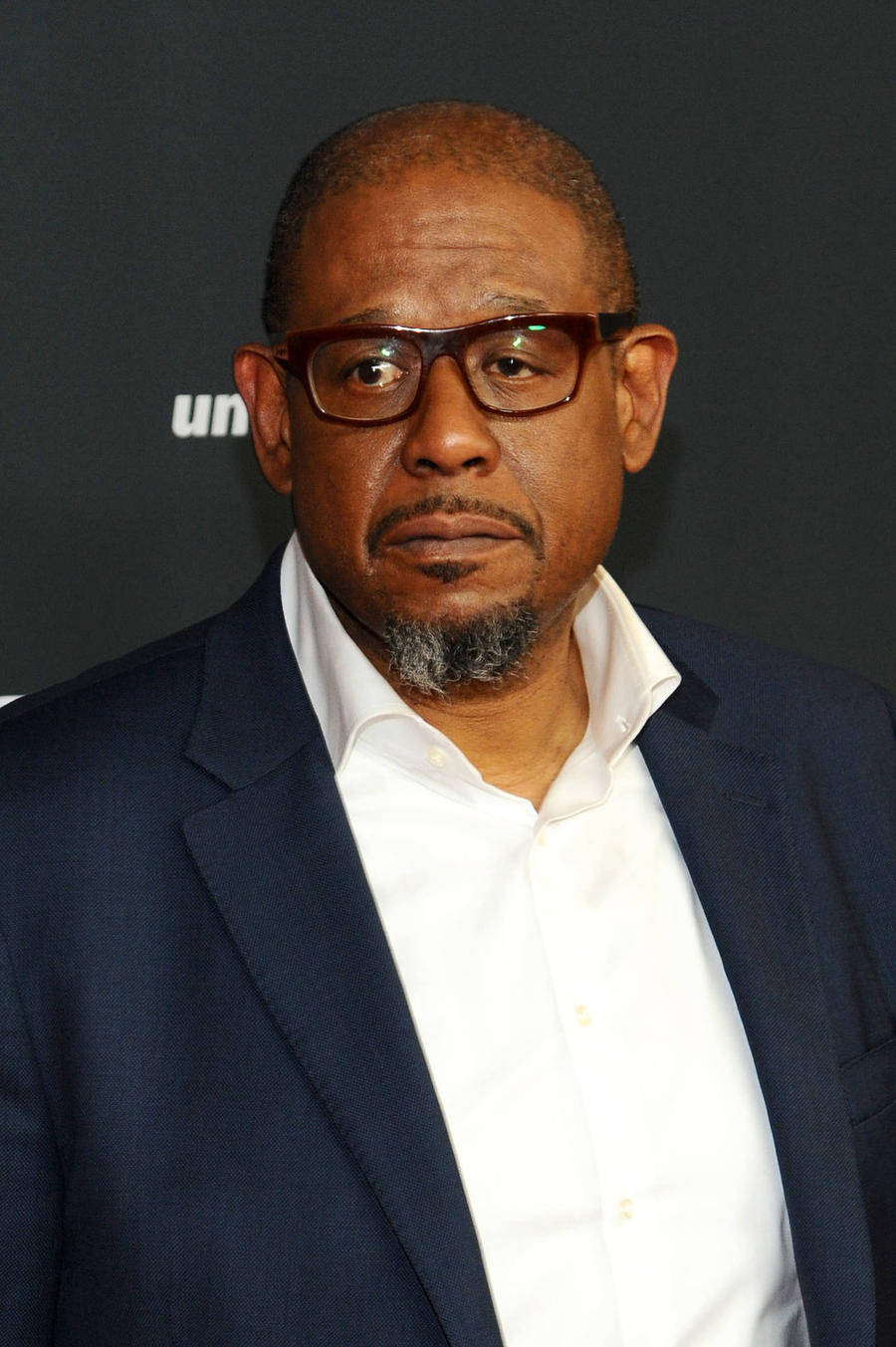 Forest Whitaker, navy suit, white shirt, HD Phone Wallpaper