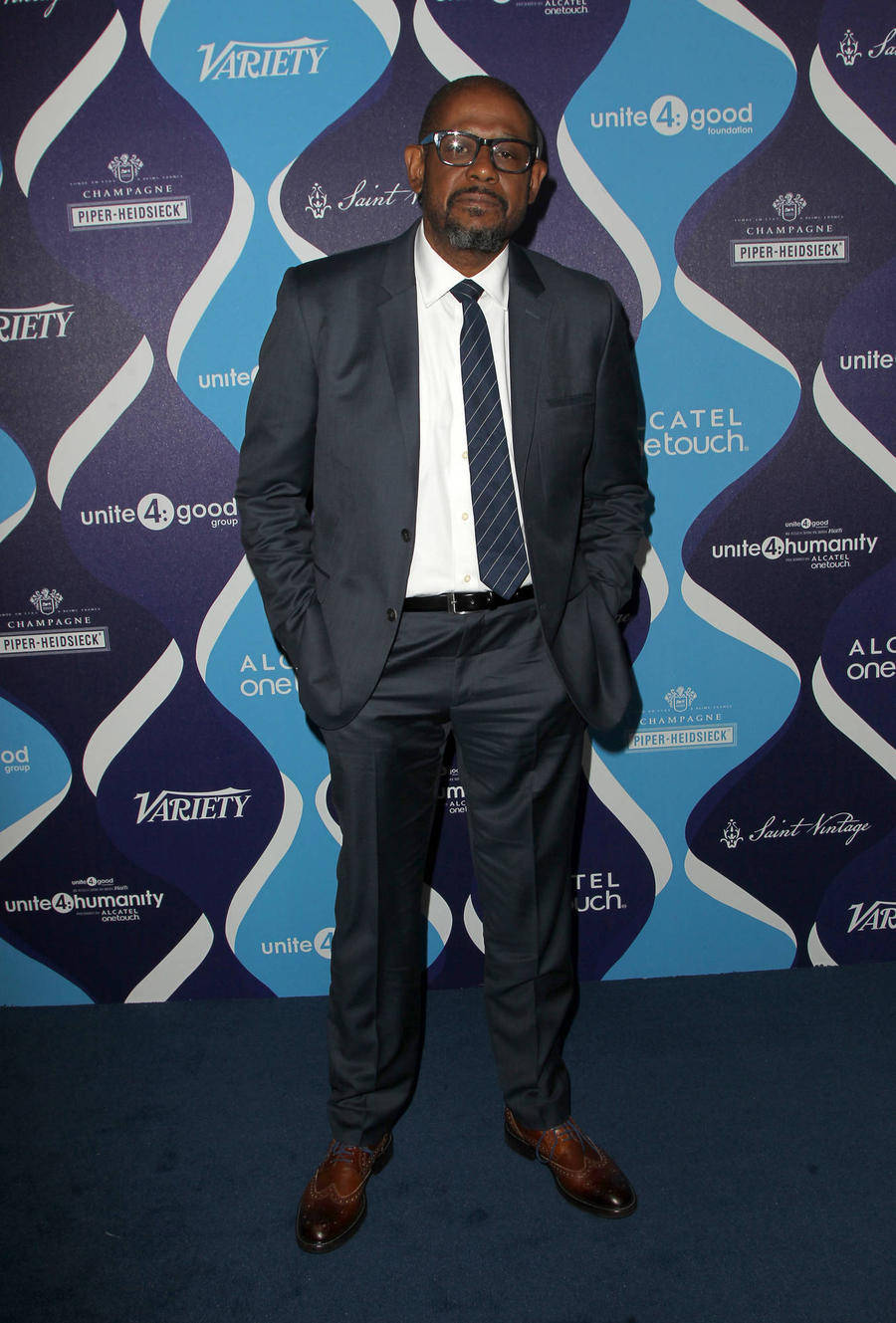 Forest Whitaker, dark suit, glasses, HD Phone Wallpaper