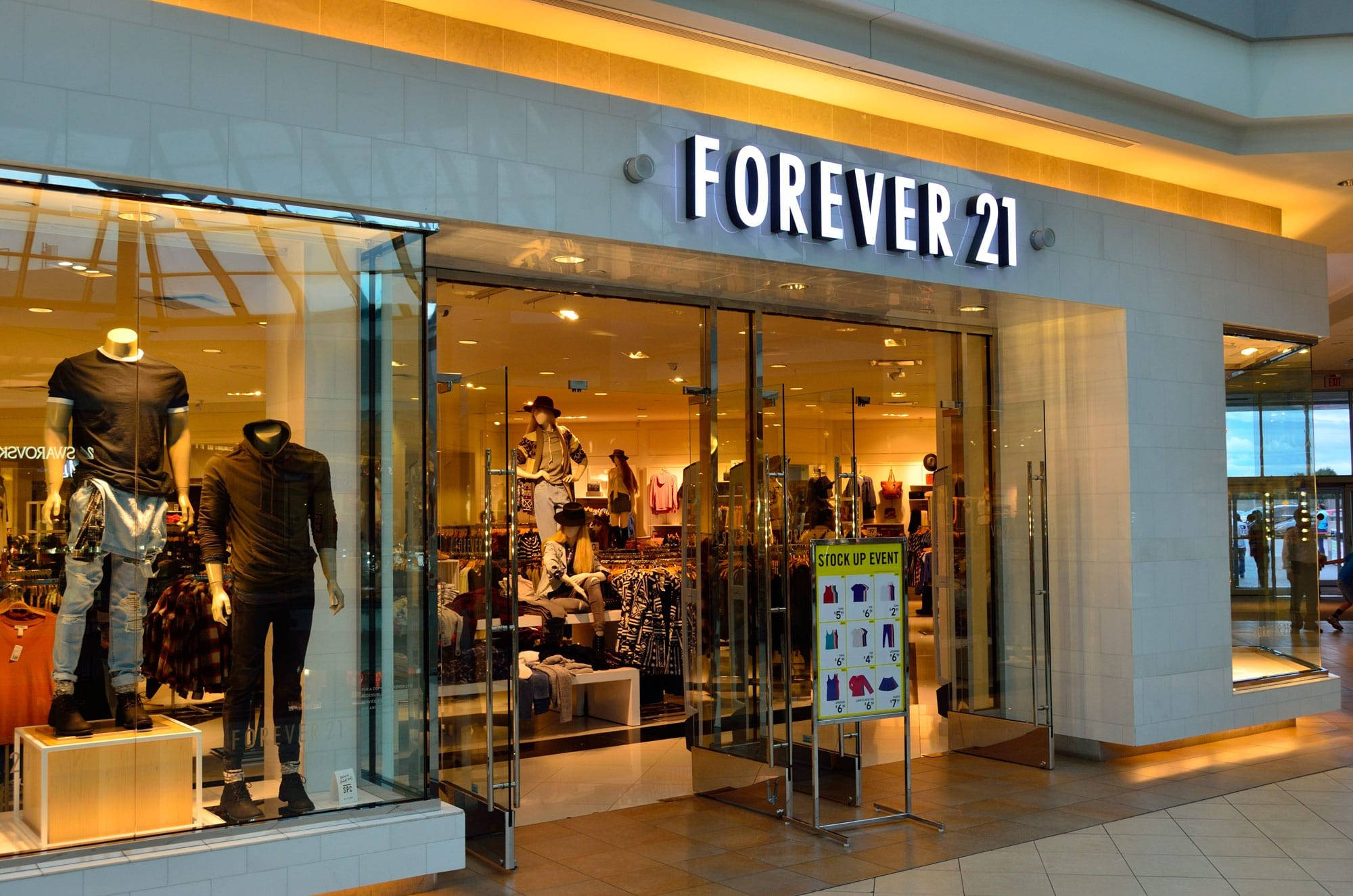 Forever 21, Millennial Trendy Store, Stock Up Event, Full HD Desktop Wallpaper