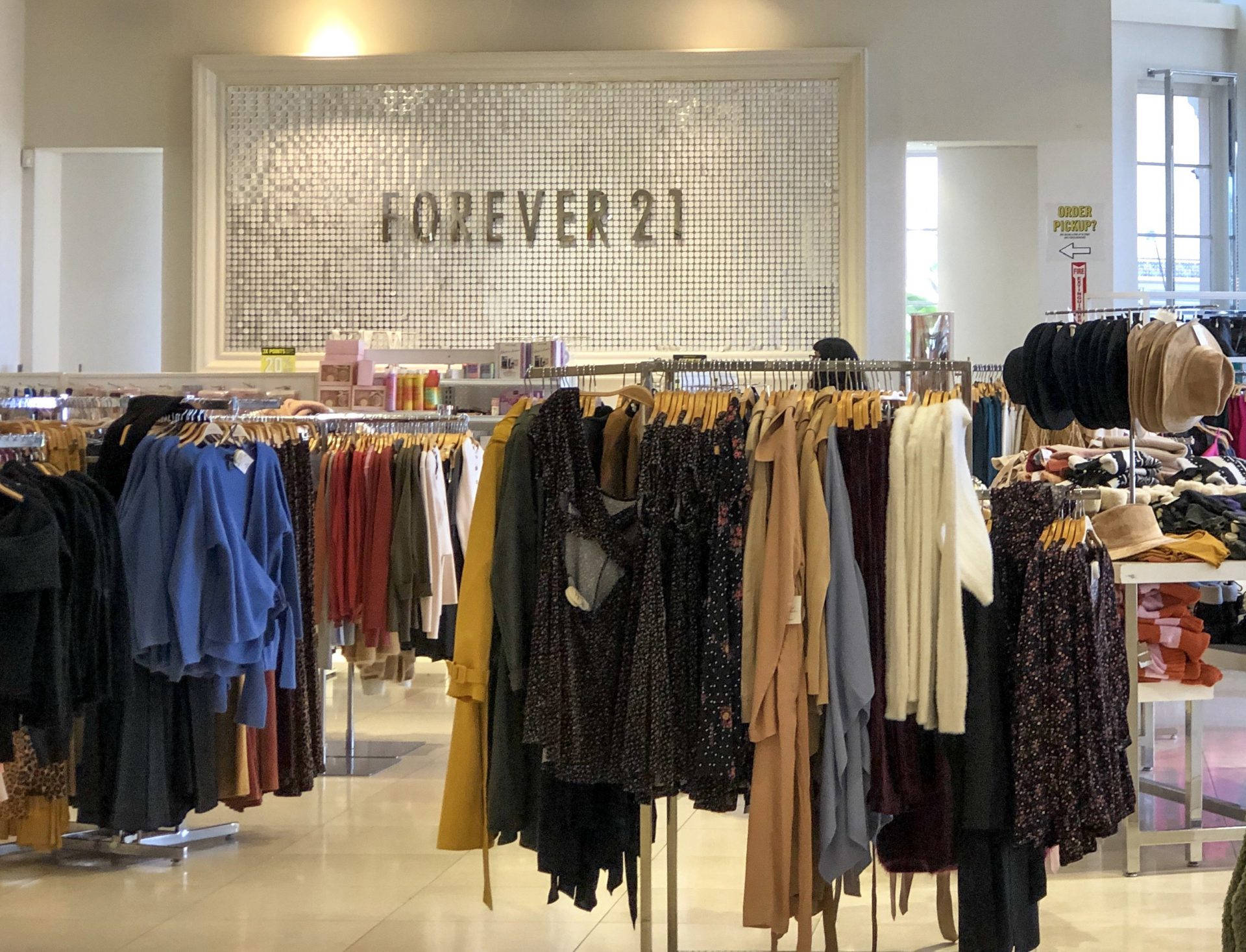 Forever 21, store interior, racks of colorful clothing, Full HD Desktop Wallpaper