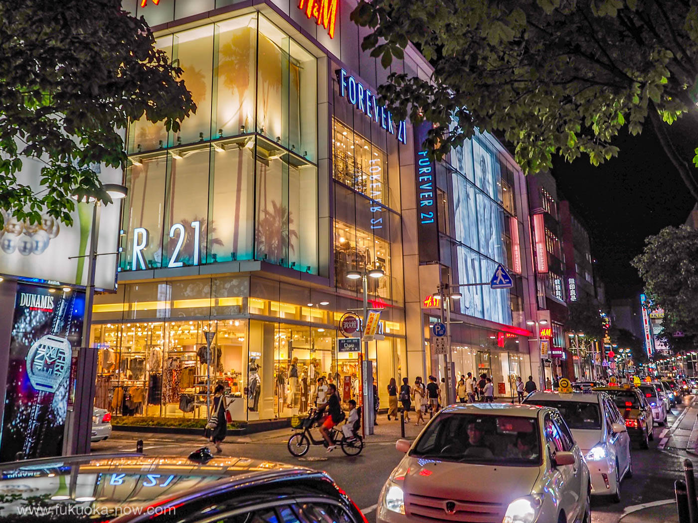 Forever 21, night scene, bustling urban street, HD Desktop Wallpaper