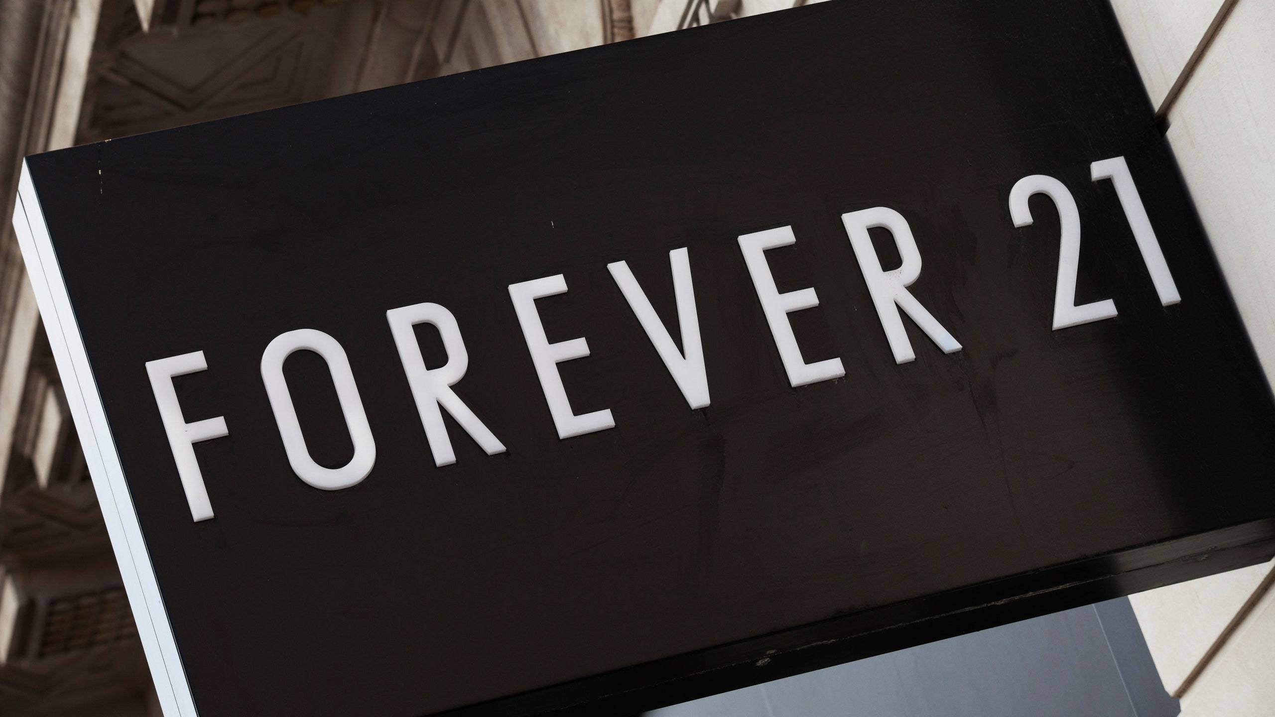 Forever 21, black, white, 2K Desktop Wallpaper