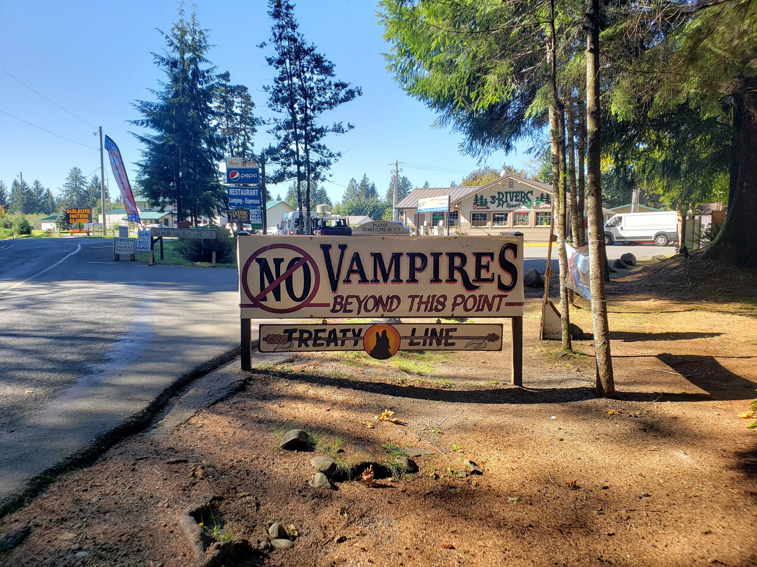 Forks, Washington, NO VAMPIRES BEYOND THIS POINT, rustic wooden sign, Full HD Desktop Wallpaper