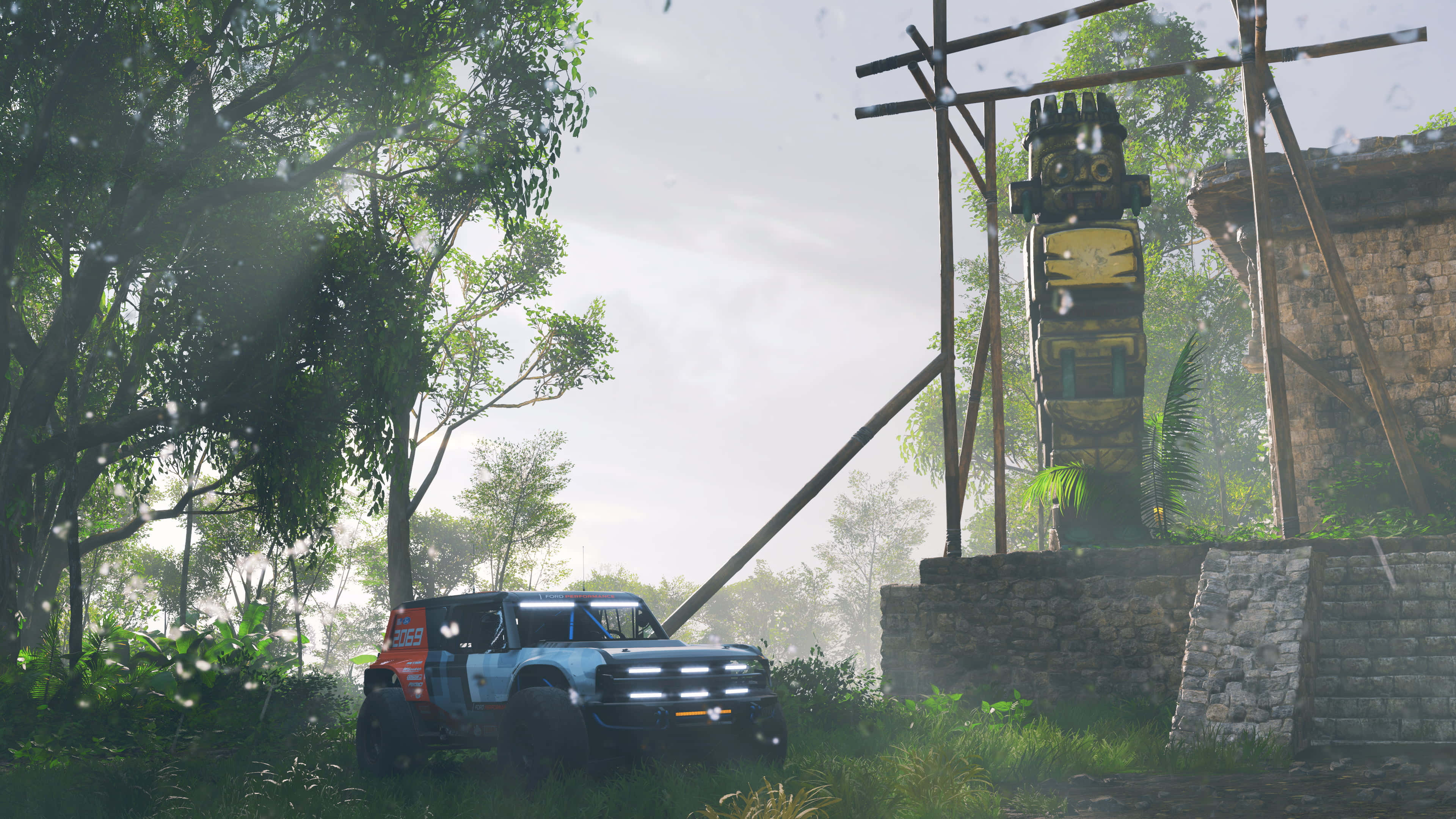 Forza Horizon 5 4K, rugged blue rally car, ancient stone totem, 4K Desktop Wallpaper