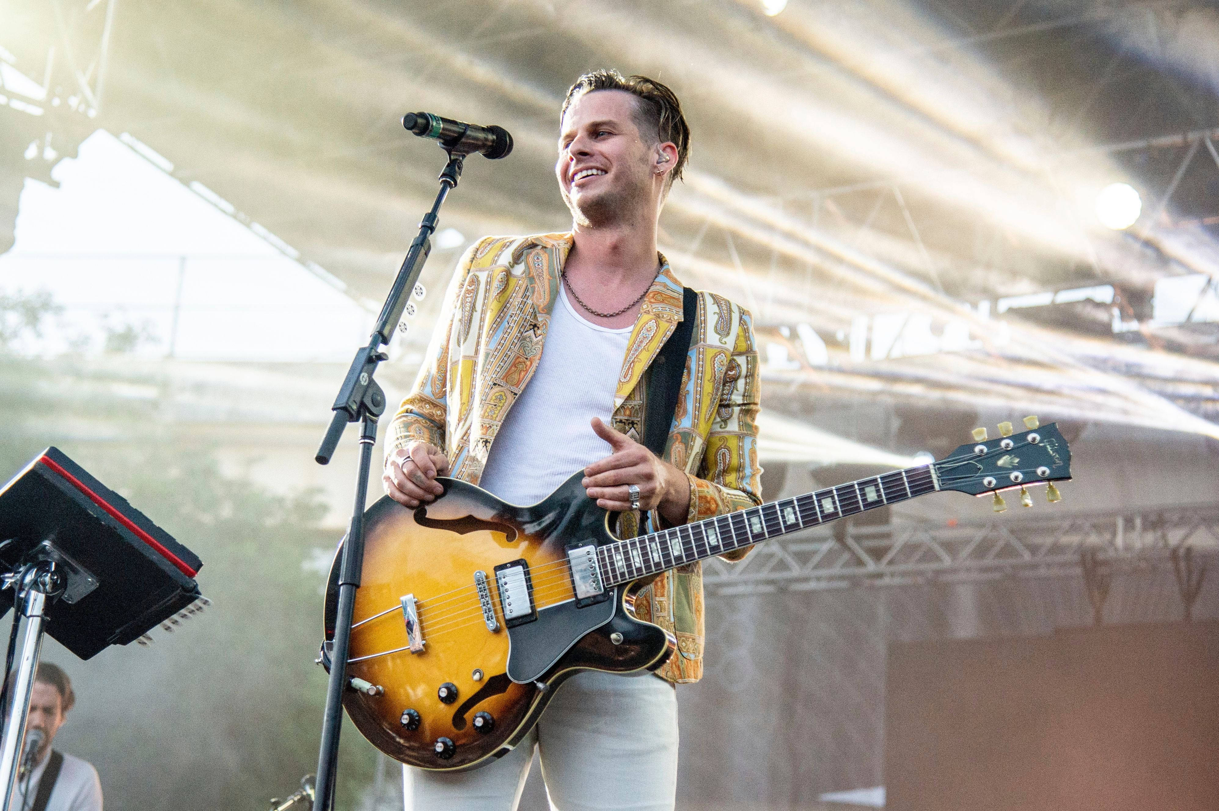 Foster the People, sunburst electric guitar, outdoor stage, 4K Desktop Wallpaper
