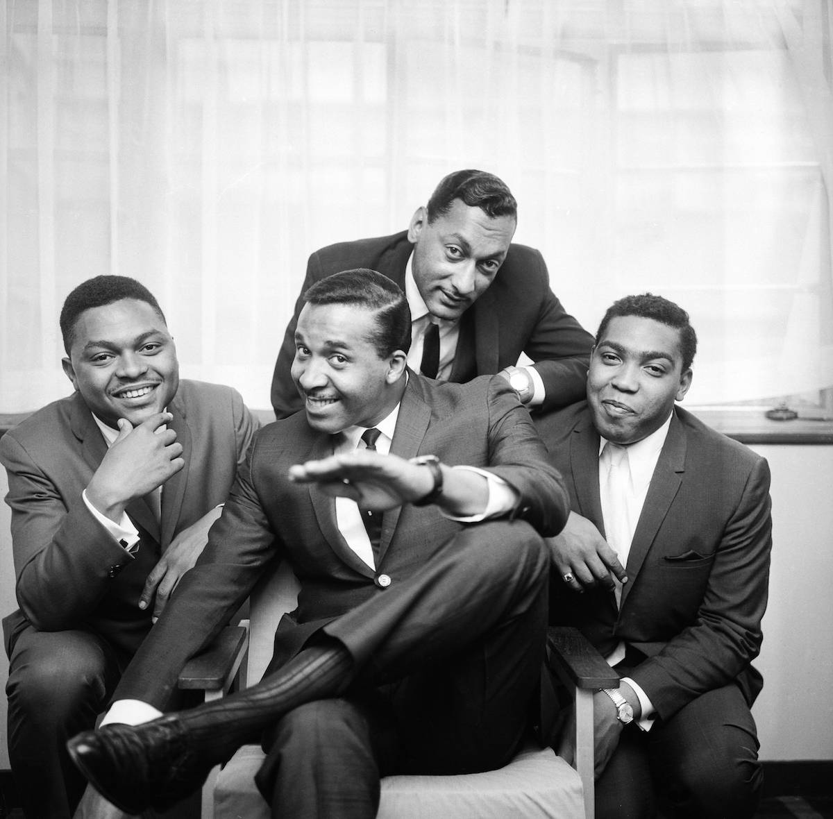 Four Tops, 1965, sharp suits, SD Desktop Wallpaper