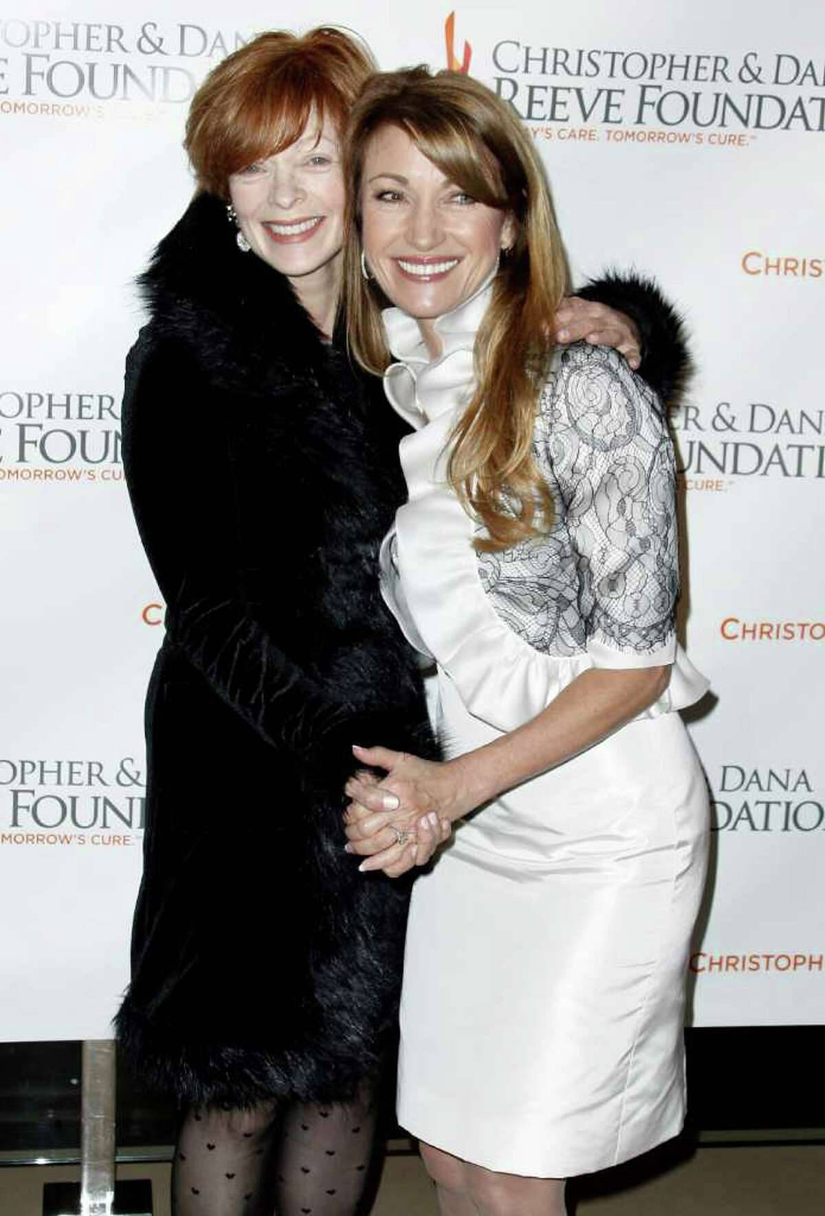 Frances Fisher, charity event, branded backdrop, HD Phone Wallpaper