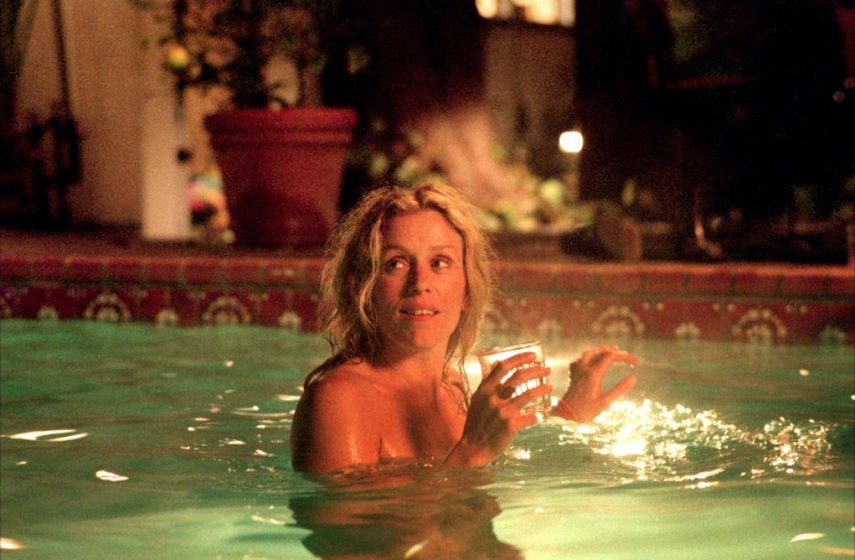Frances McDormand, 2000 musical Laurel Canyon, wet blonde hair, SD Desktop Wallpaper