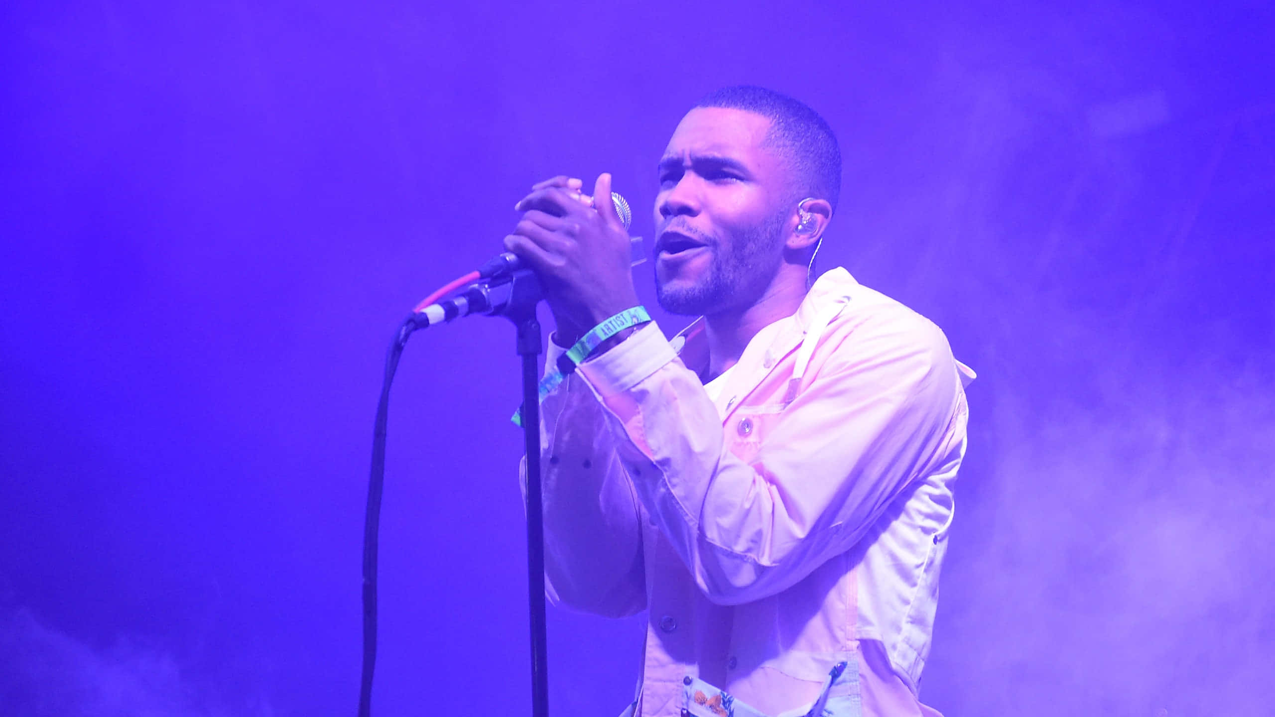 Frank Ocean, Blonde, vibrant purple stage lights, 2K Desktop Wallpaper
