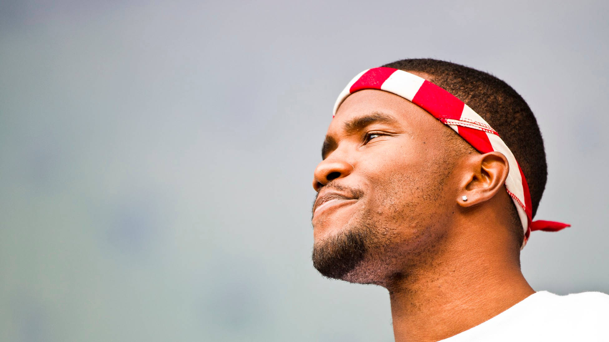 Frank Ocean, red and white headband, serene expression, Full HD Desktop Wallpaper