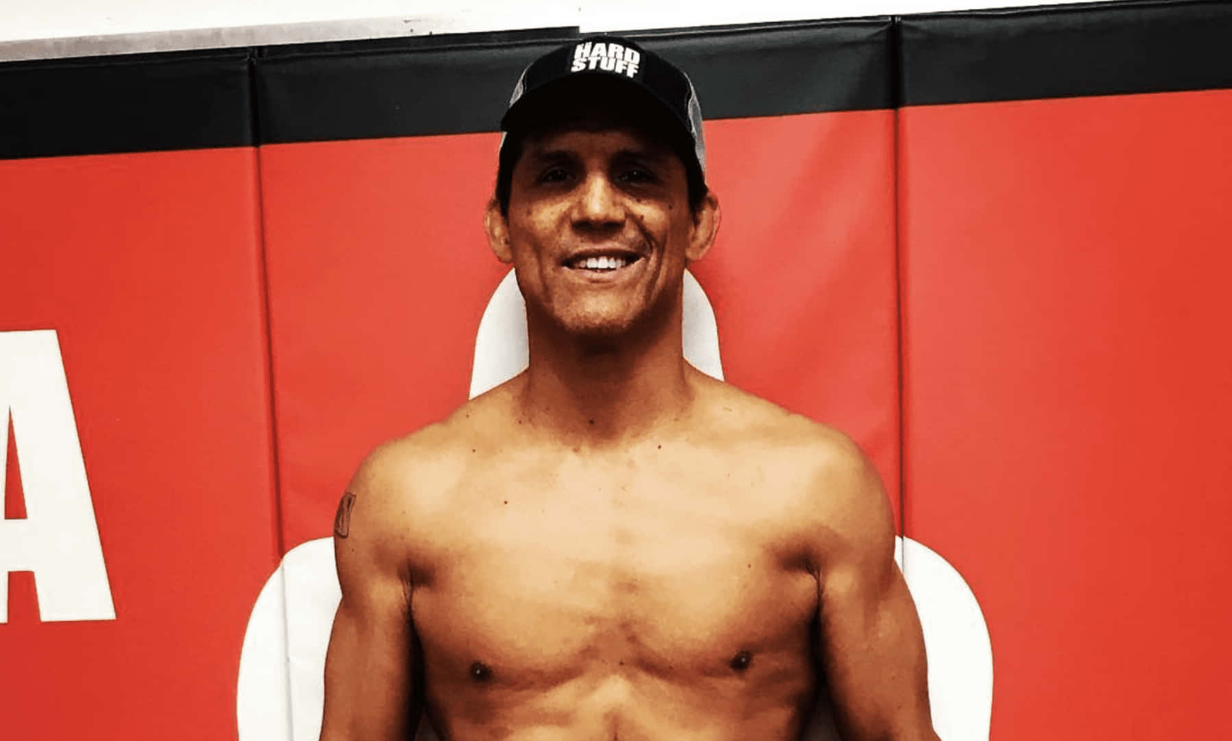 Frank Shamrock, red and black padded wall, tattoo, HD Desktop Wallpaper