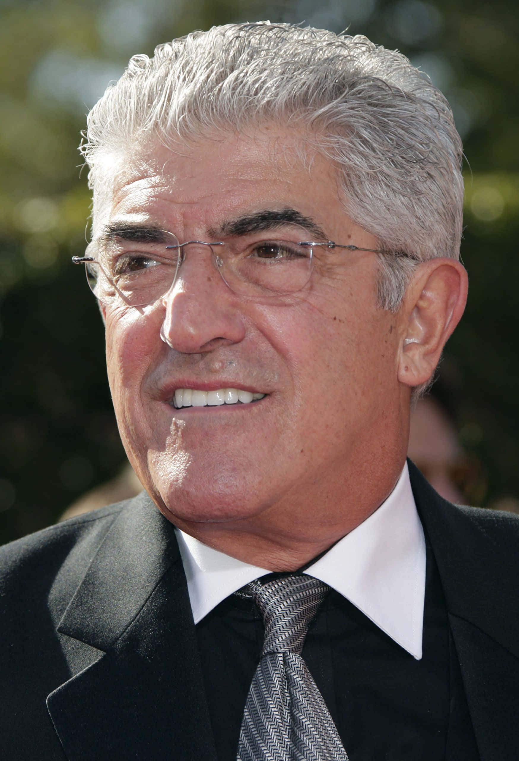 Frank Vincent, black suit, patterned tie, 2K Phone Wallpaper