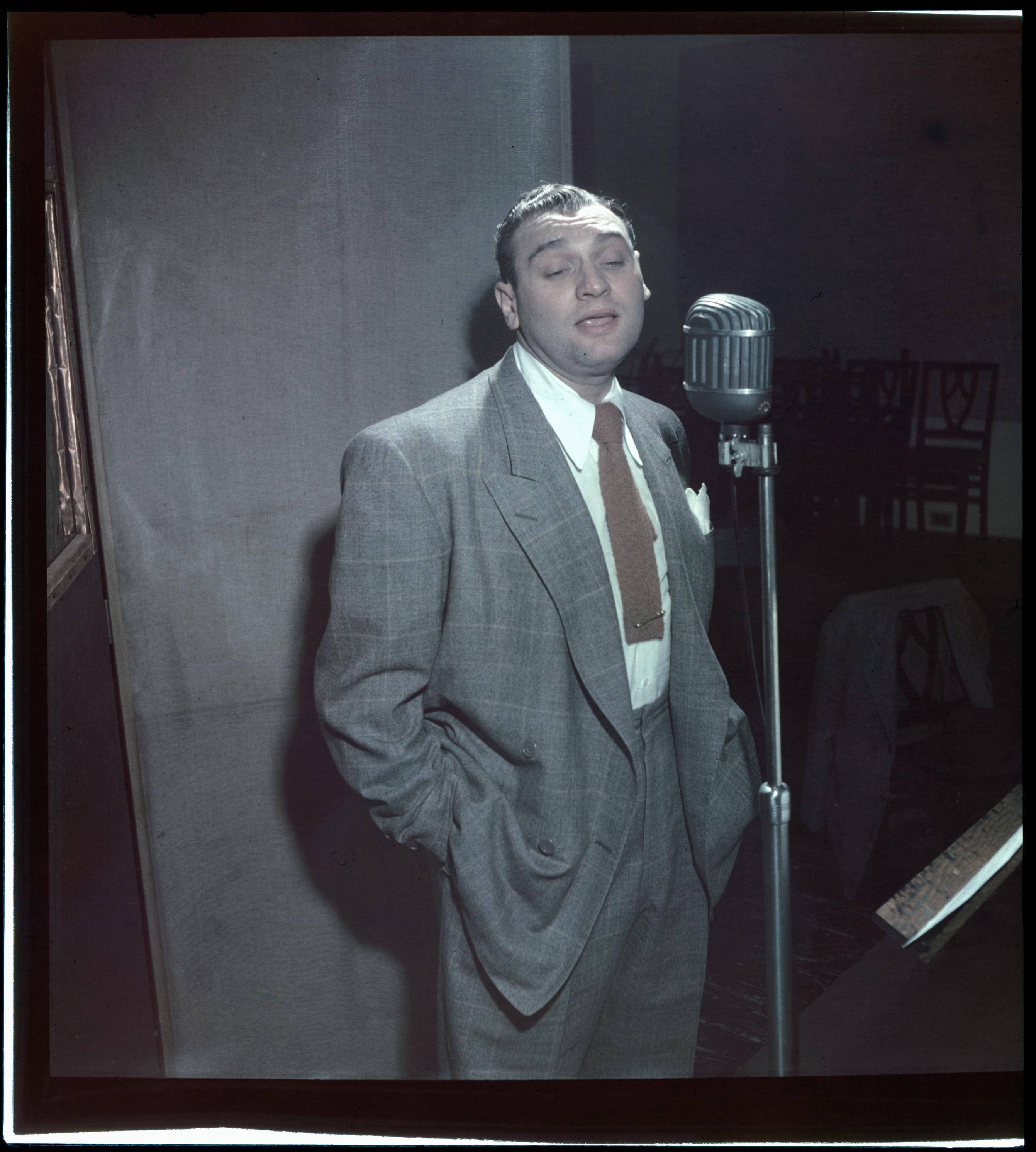 Frankie Laine, studio, classic microphone, 2K Phone Wallpaper