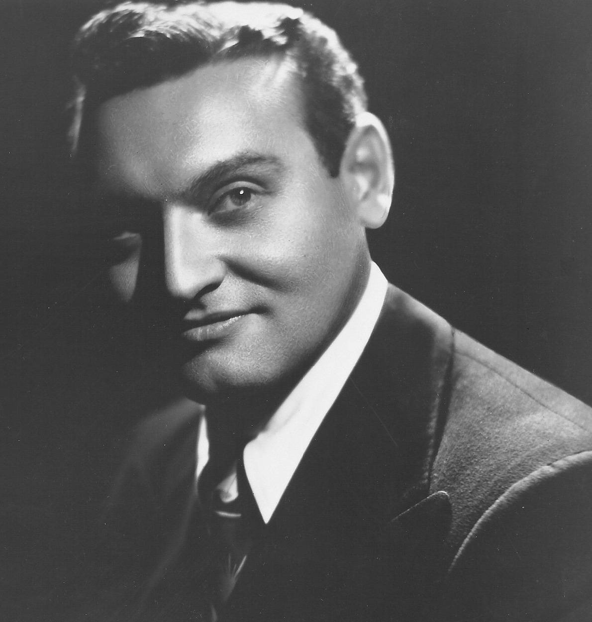 Frankie Laine, black and white portrait, sharply dressed man, SD Phone Wallpaper