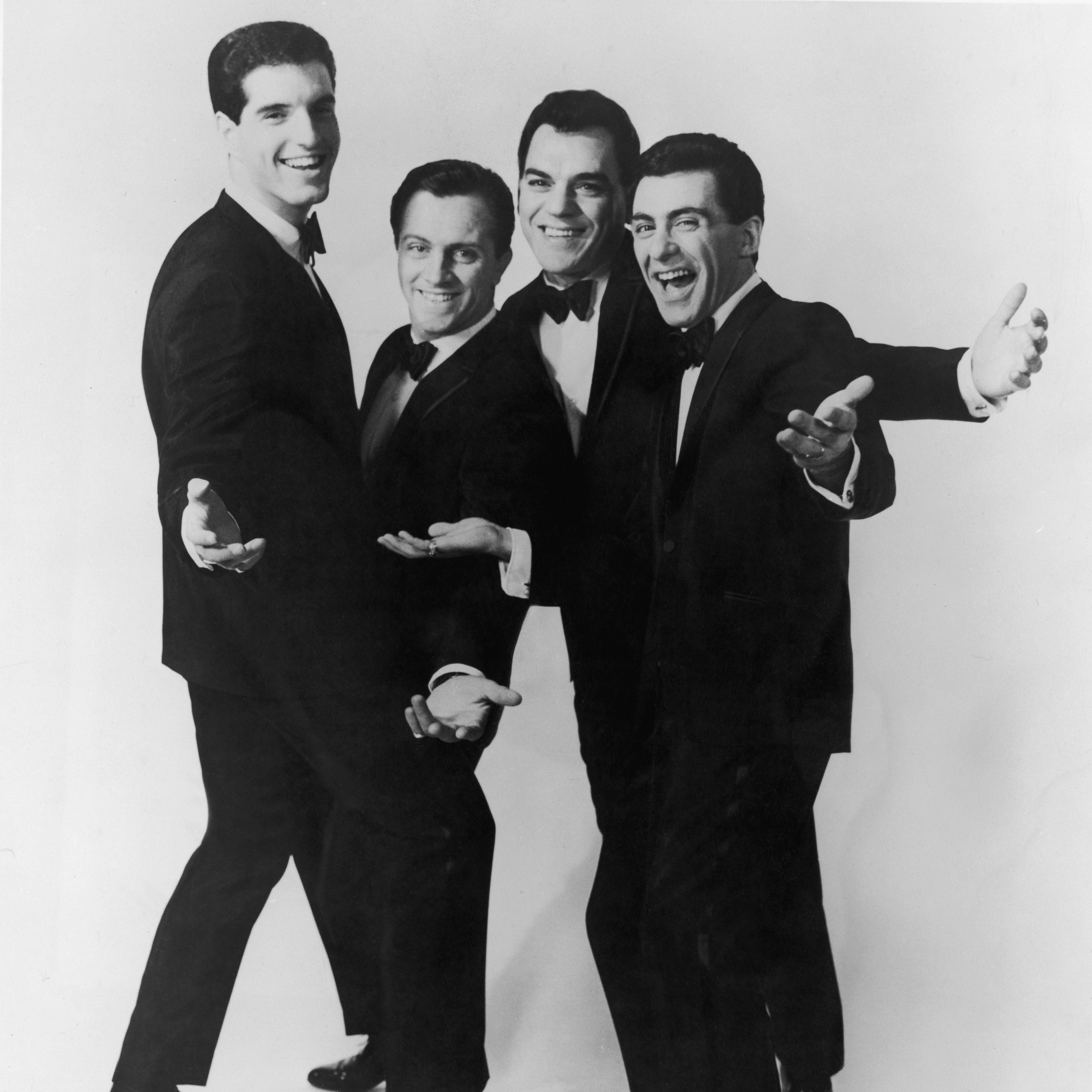 Frankie Valli And The Four Seasons, tuxedos, black-and-white studio portrait, 2K Desktop Wallpaper