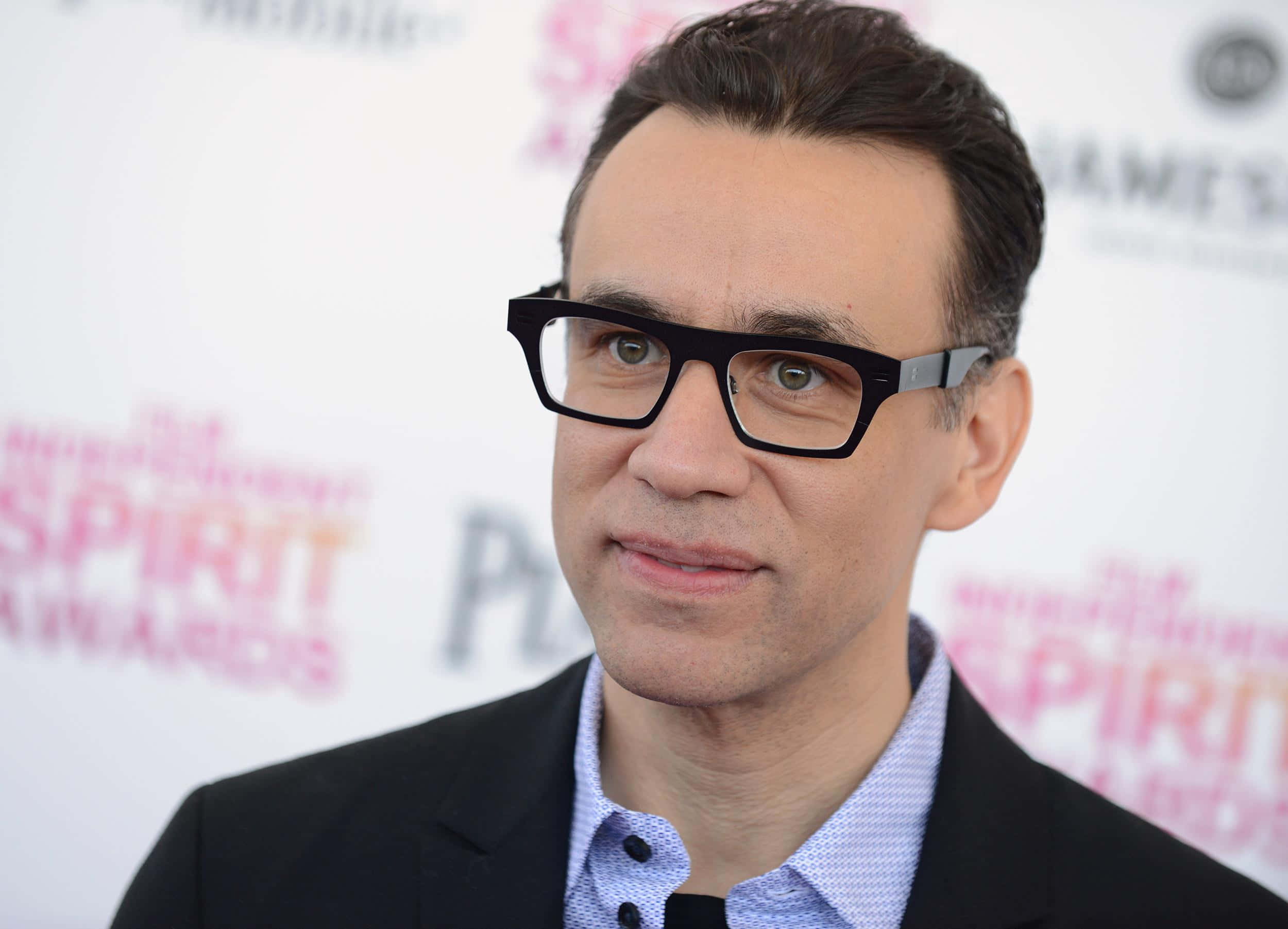Fred Armisen, dark suit, light blue shirt, Full HD Desktop Wallpaper