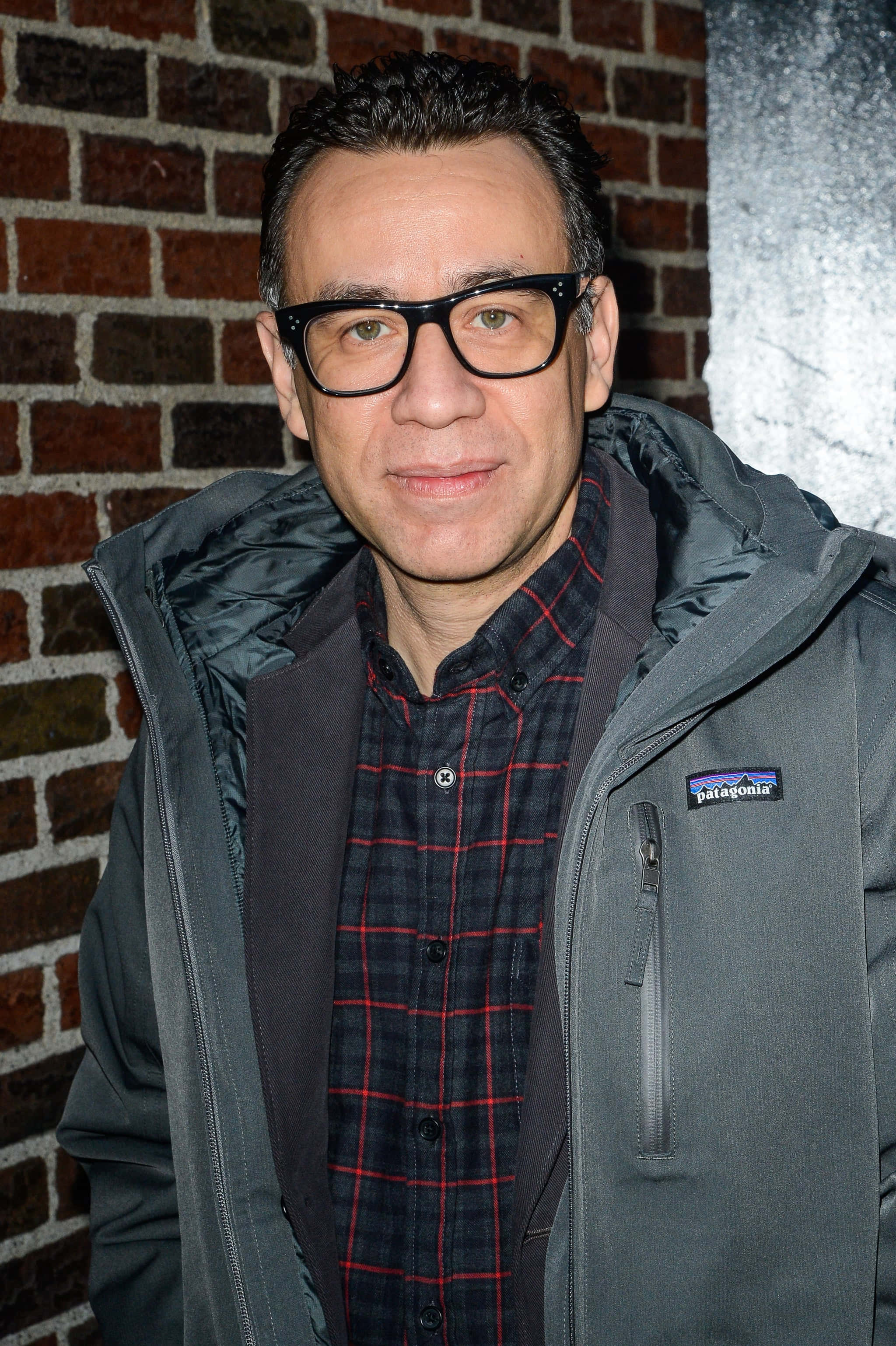 Fred Armisen, dark hair, black-rimmed glasses, 2K Phone Wallpaper