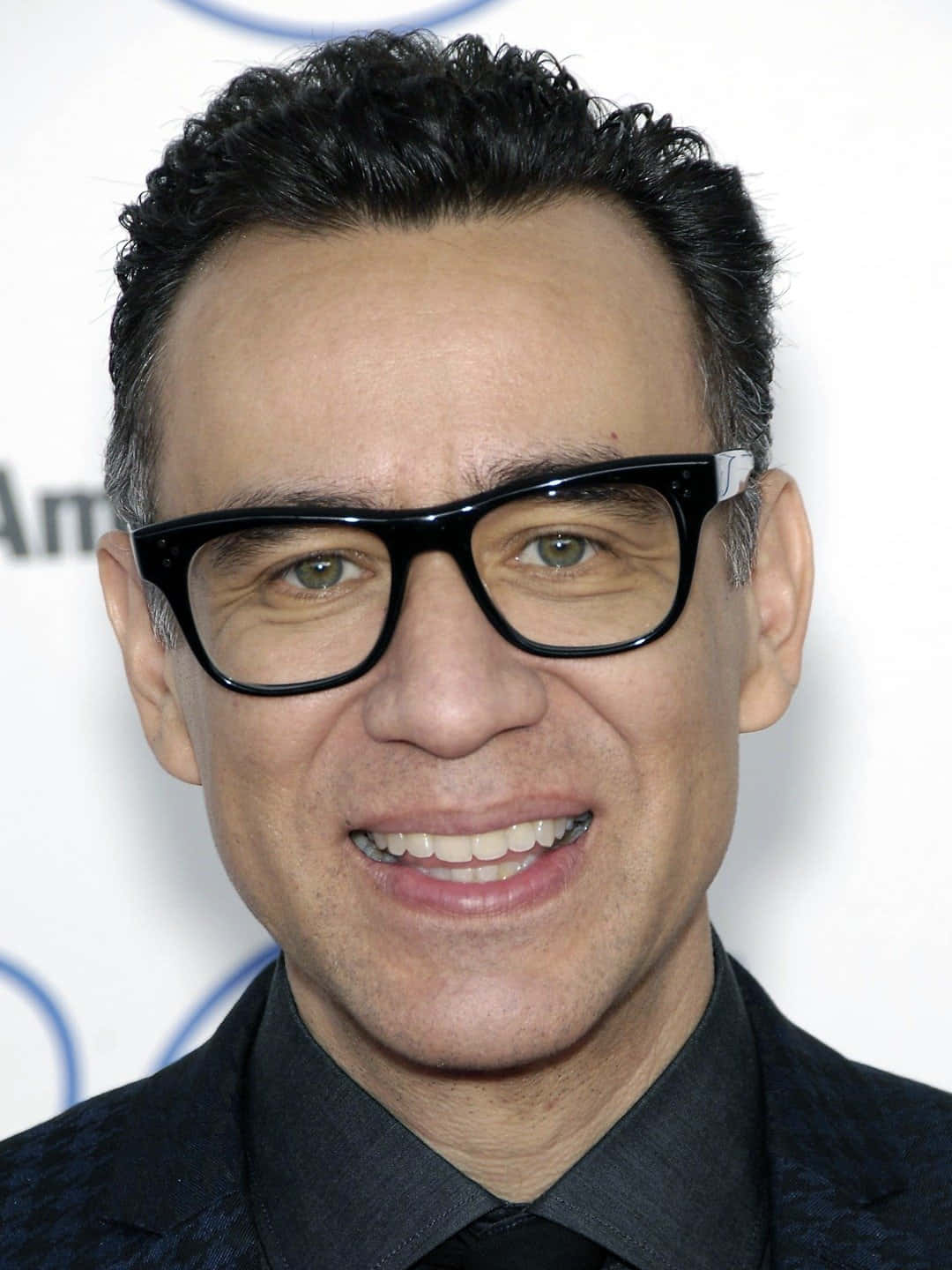 Fred Armisen, dark suit, dark curly hair, HD Phone Wallpaper