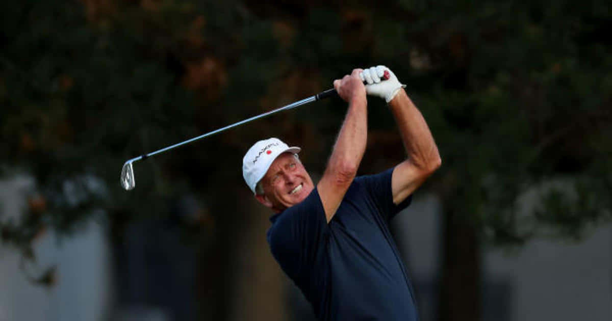Fred Funk, golf swinging, focused expression, SD Desktop Wallpaper