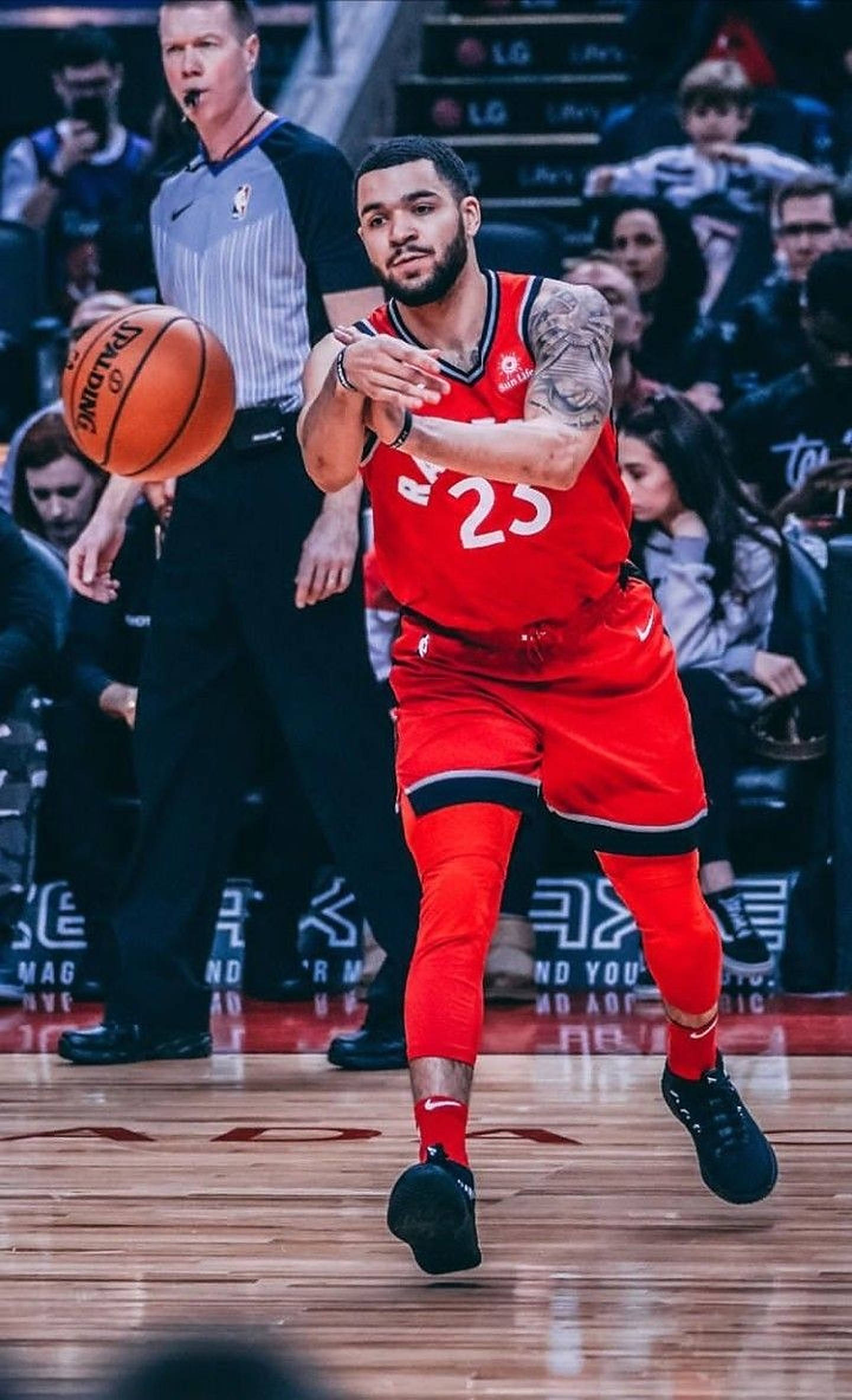 Fred Vanvleet, referee, red jersey, Full HD Phone Wallpaper