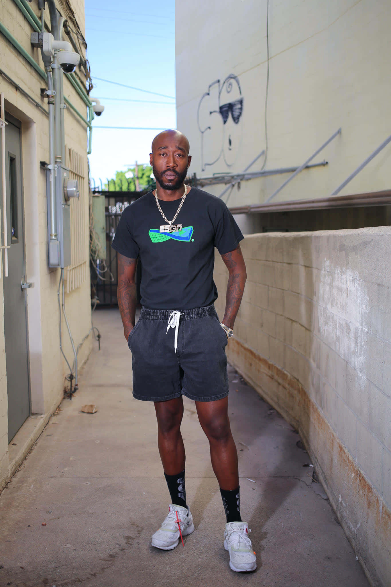 Freddie Gibbs, alleyway, graffiti, Full HD Phone Wallpaper