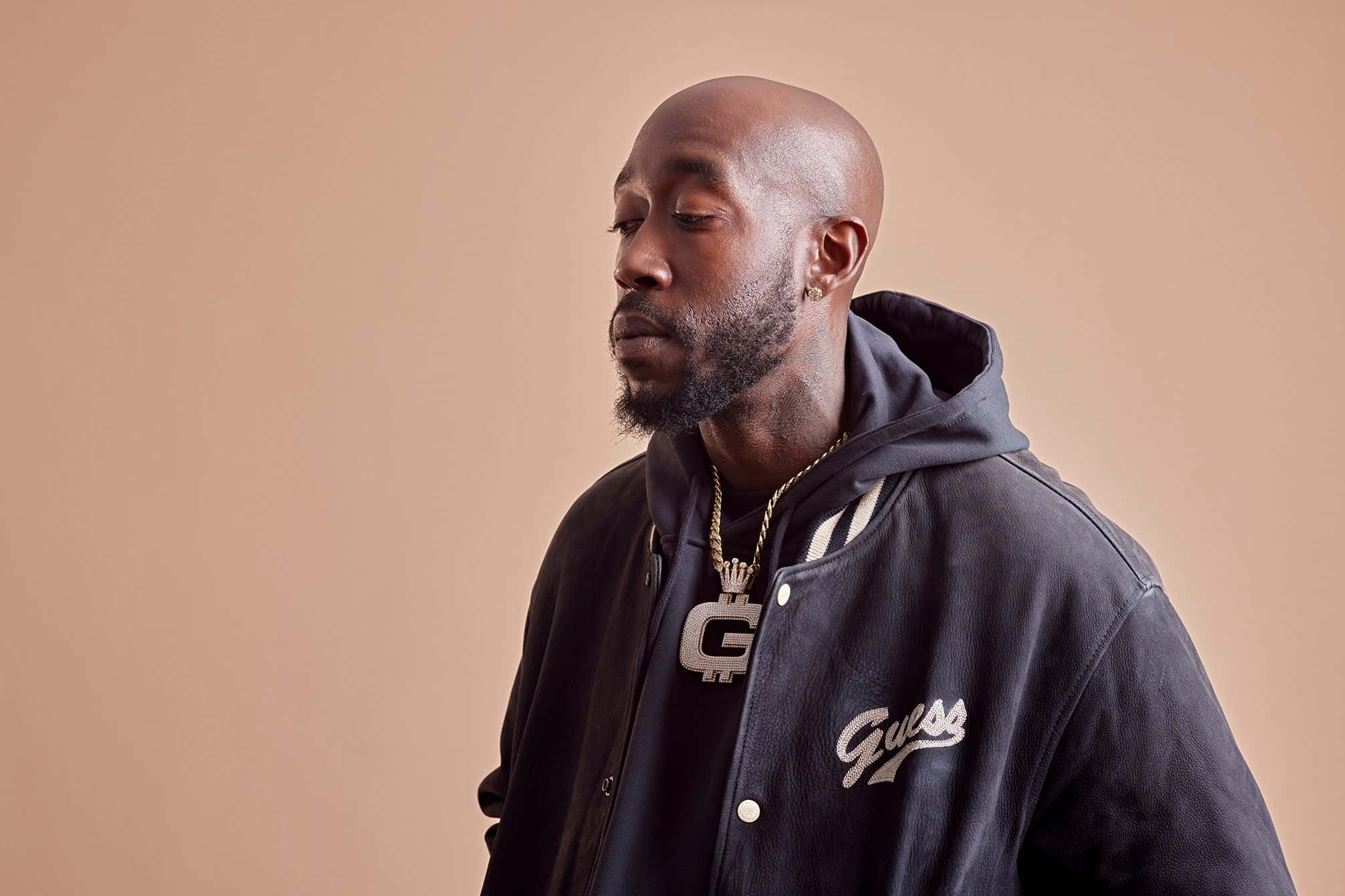 Freddie Gibbs, Guess jacket, gold chain, Full HD Desktop Wallpaper