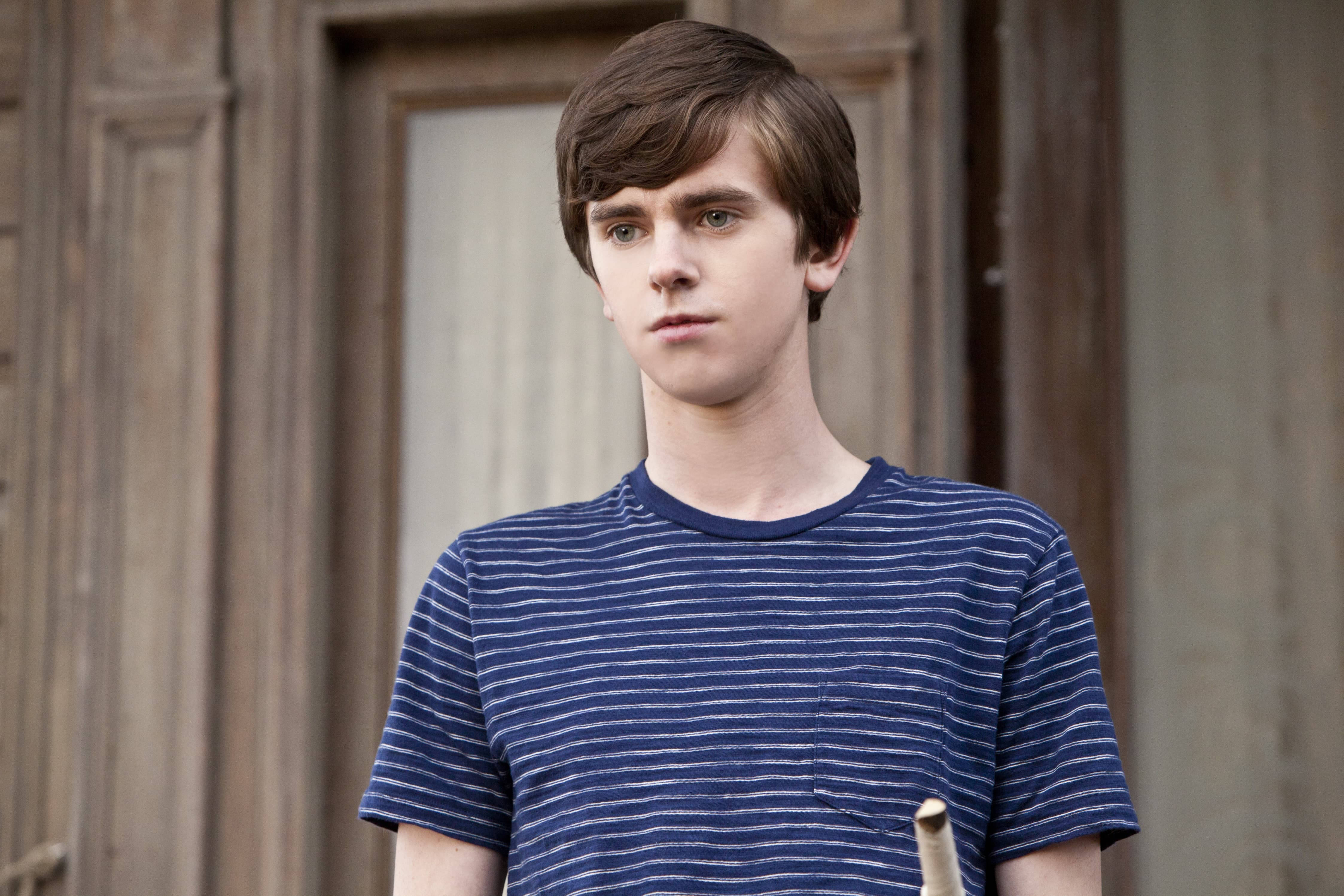 Freddie Highmore, English actor, brown hair, 4K Desktop Wallpaper