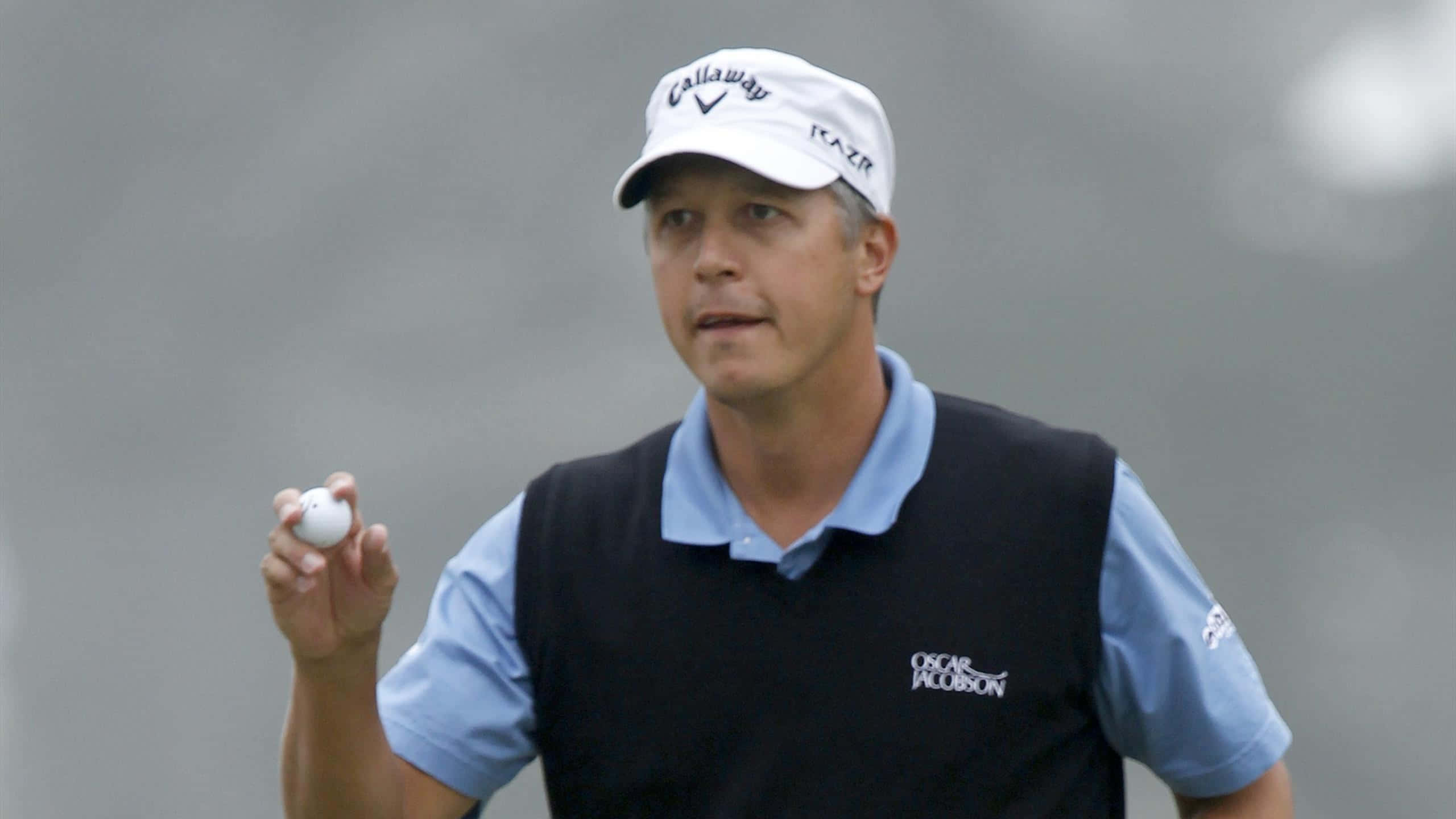 Freddie Jacobson, golf ball, gray background, 2K Desktop Wallpaper