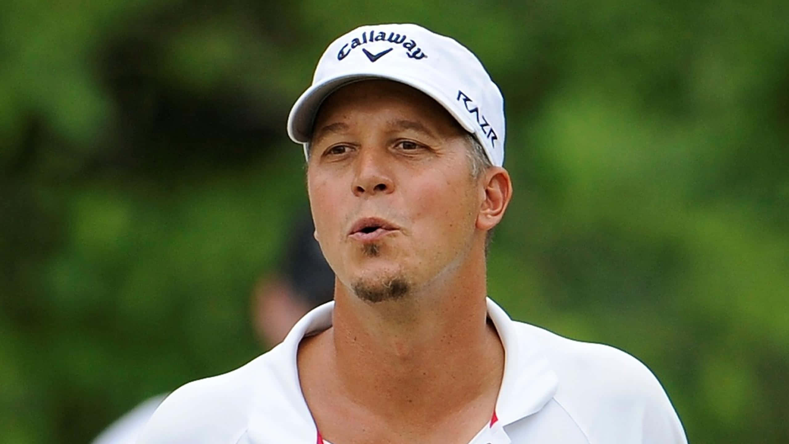 Freddie Jacobson, white Callaway cap, polo shirt, 2K Desktop Wallpaper