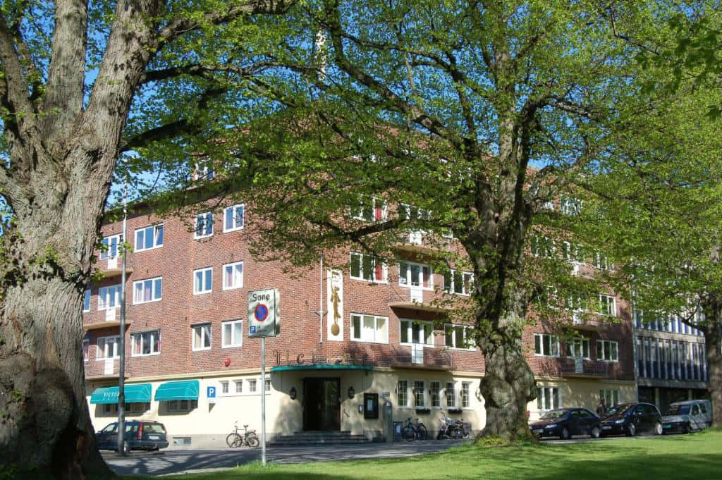 Fredrikstad, sunny day, brick building, SD Desktop Wallpaper