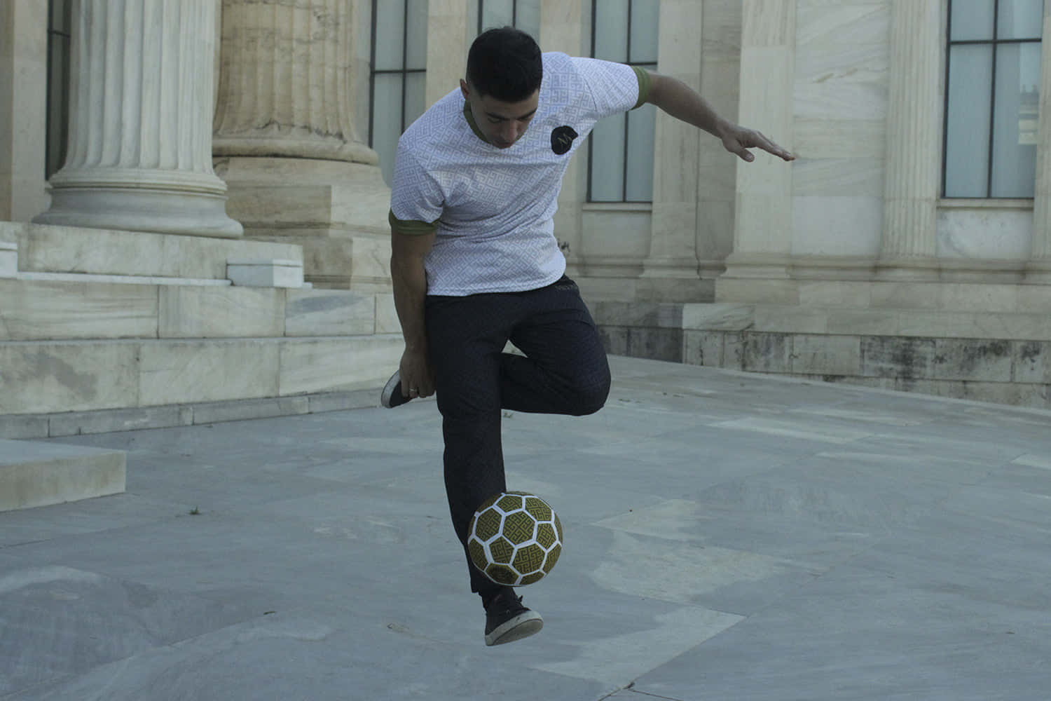 Freestyle Soccer, soccer ball, foot, HD Desktop Wallpaper