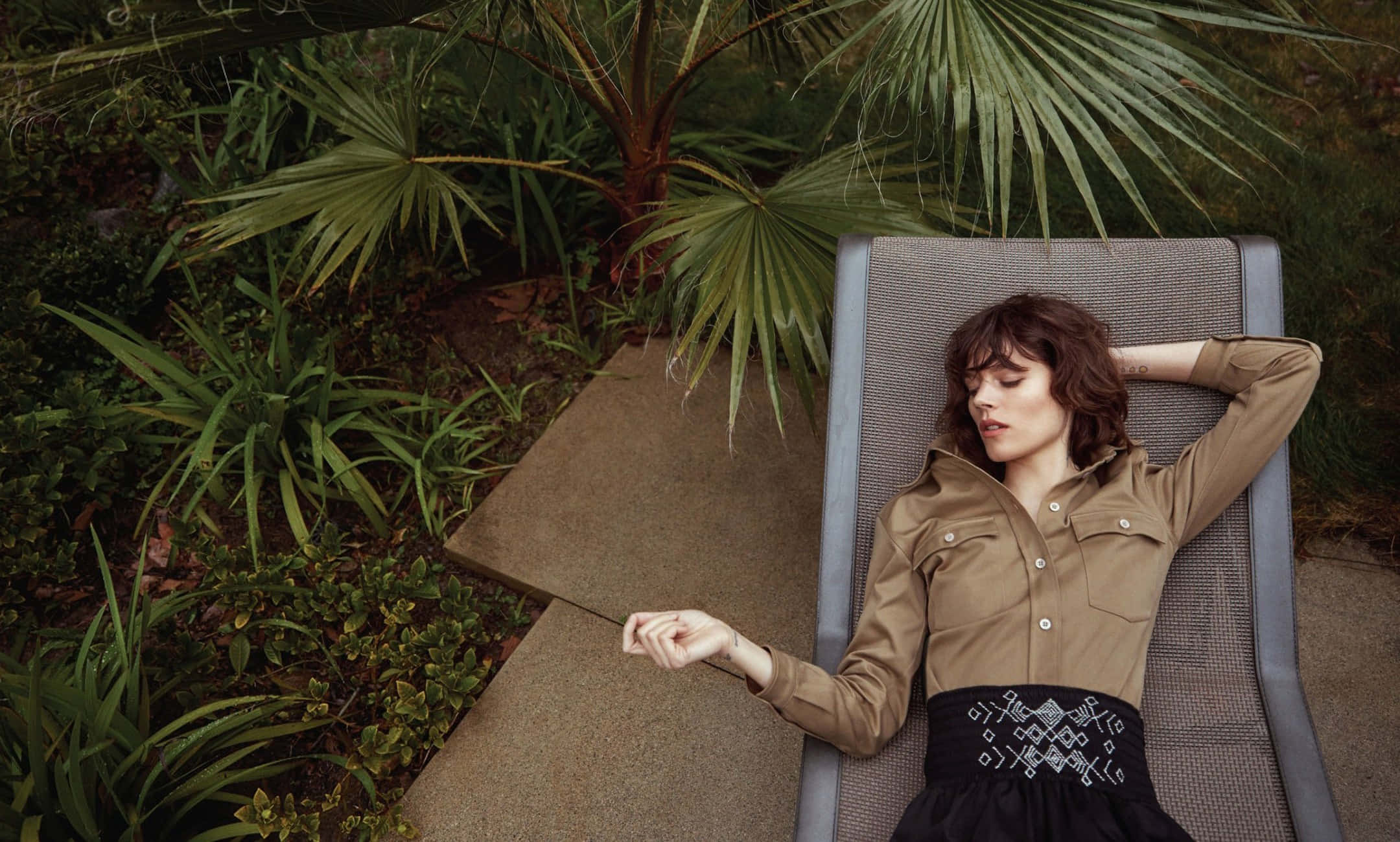 Freja Beha Erichsen, tan shirt, lounge chair, Full HD Desktop Wallpaper