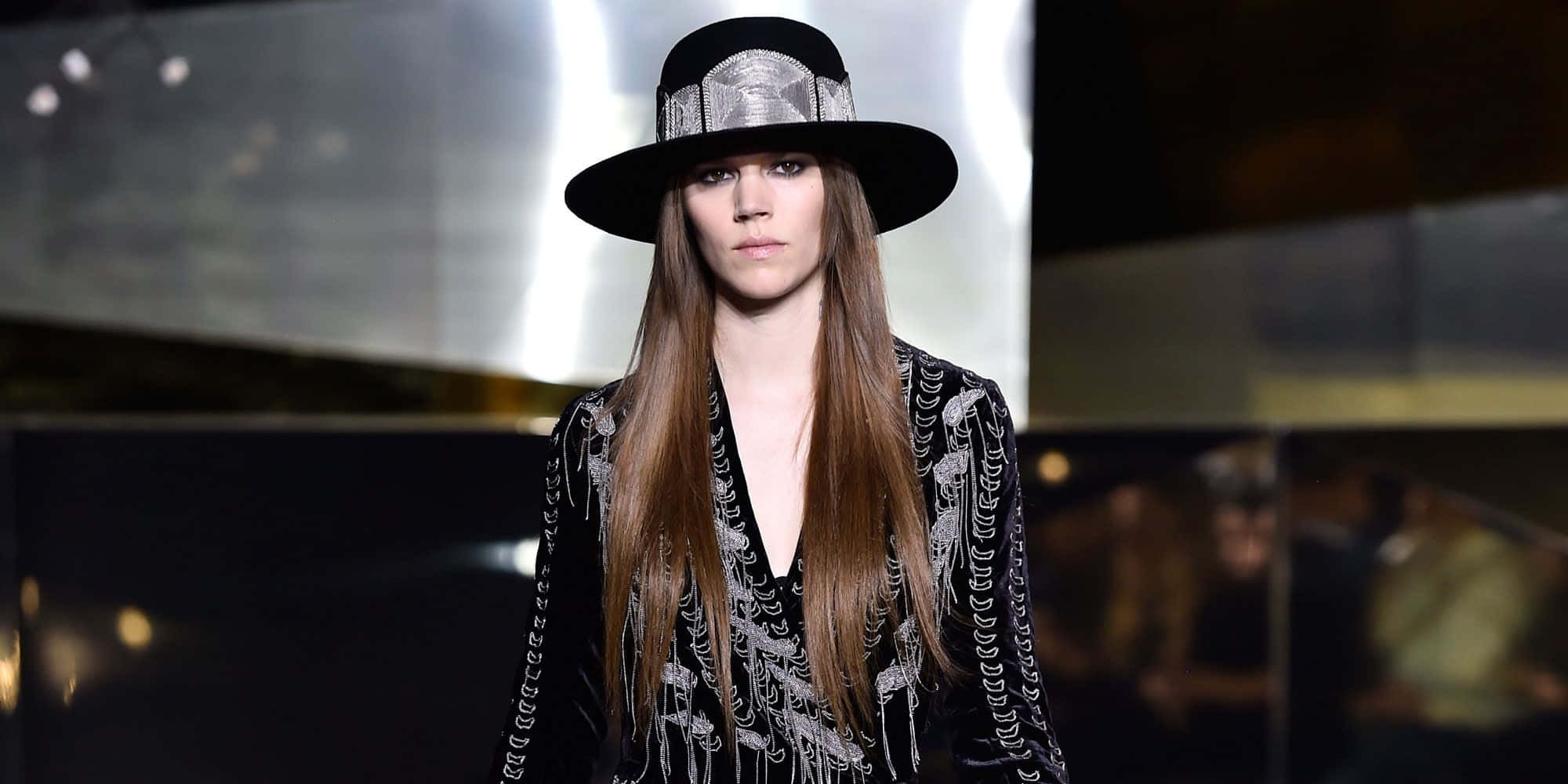 Freja Beha Erichsen, black wide-brimmed hat, ornate black outfit, Full HD Desktop Wallpaper