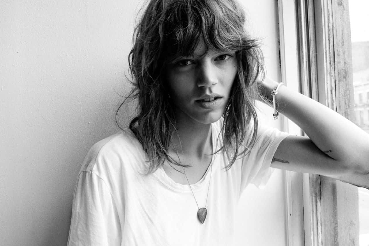 Freja Beha Erichsen, monochrome portrait, tousled hair, HD Desktop Wallpaper