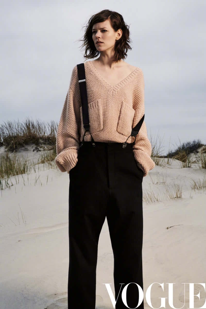 Freja Beha Erichsen, pink knit sweater, black suspenders, SD Phone Wallpaper