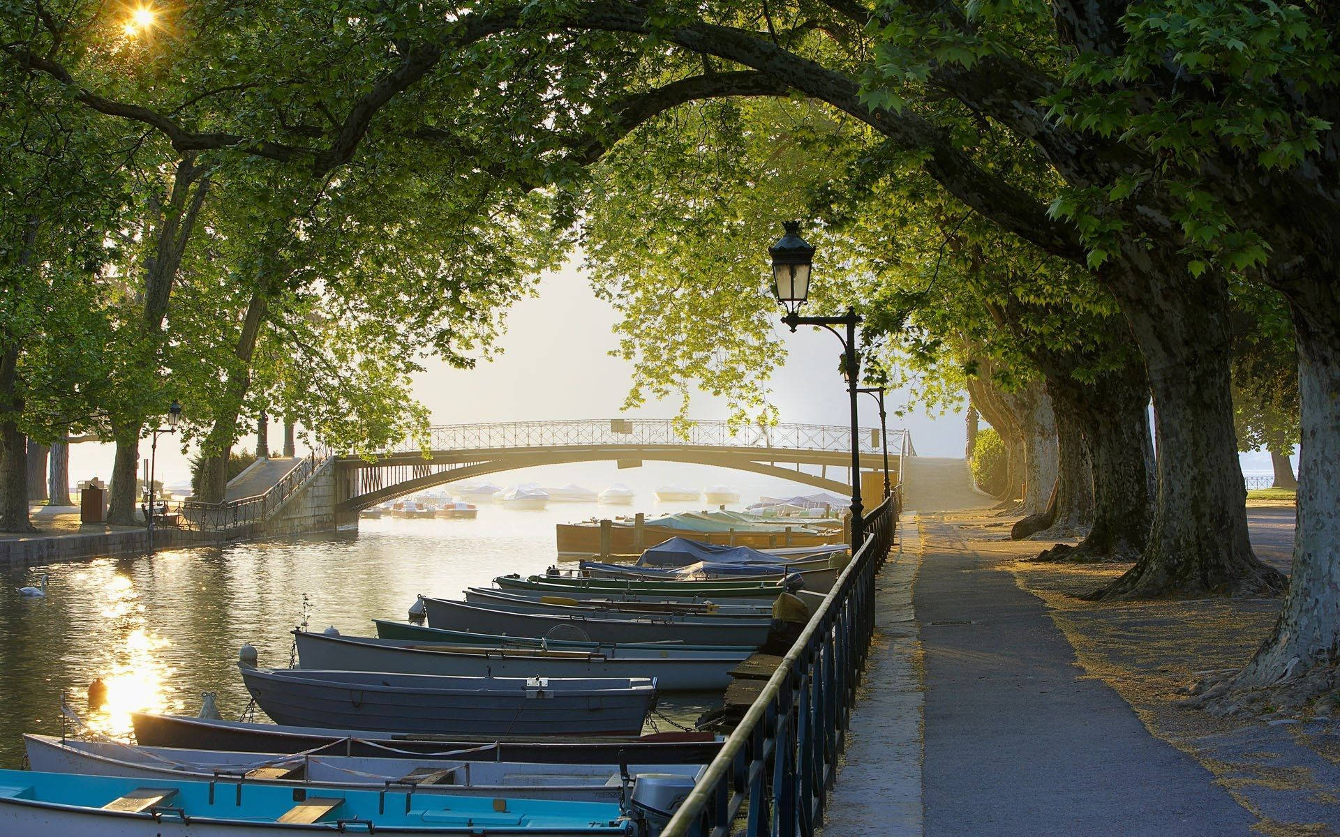 French Quarter, canal, moored boats, Full HD Desktop Wallpaper