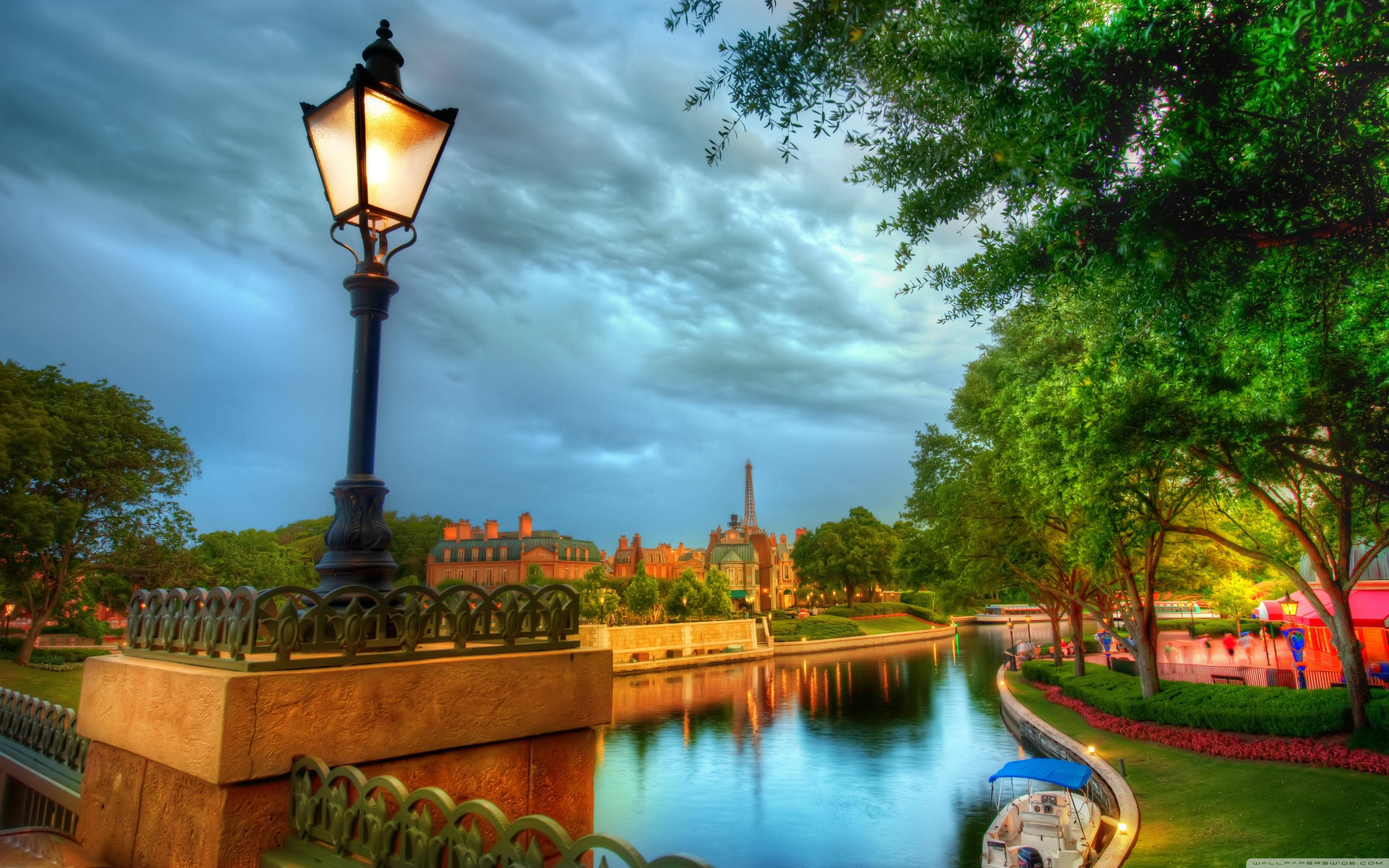 French Quarter, scenic river, vintage streetlamp, 4K Desktop Wallpaper