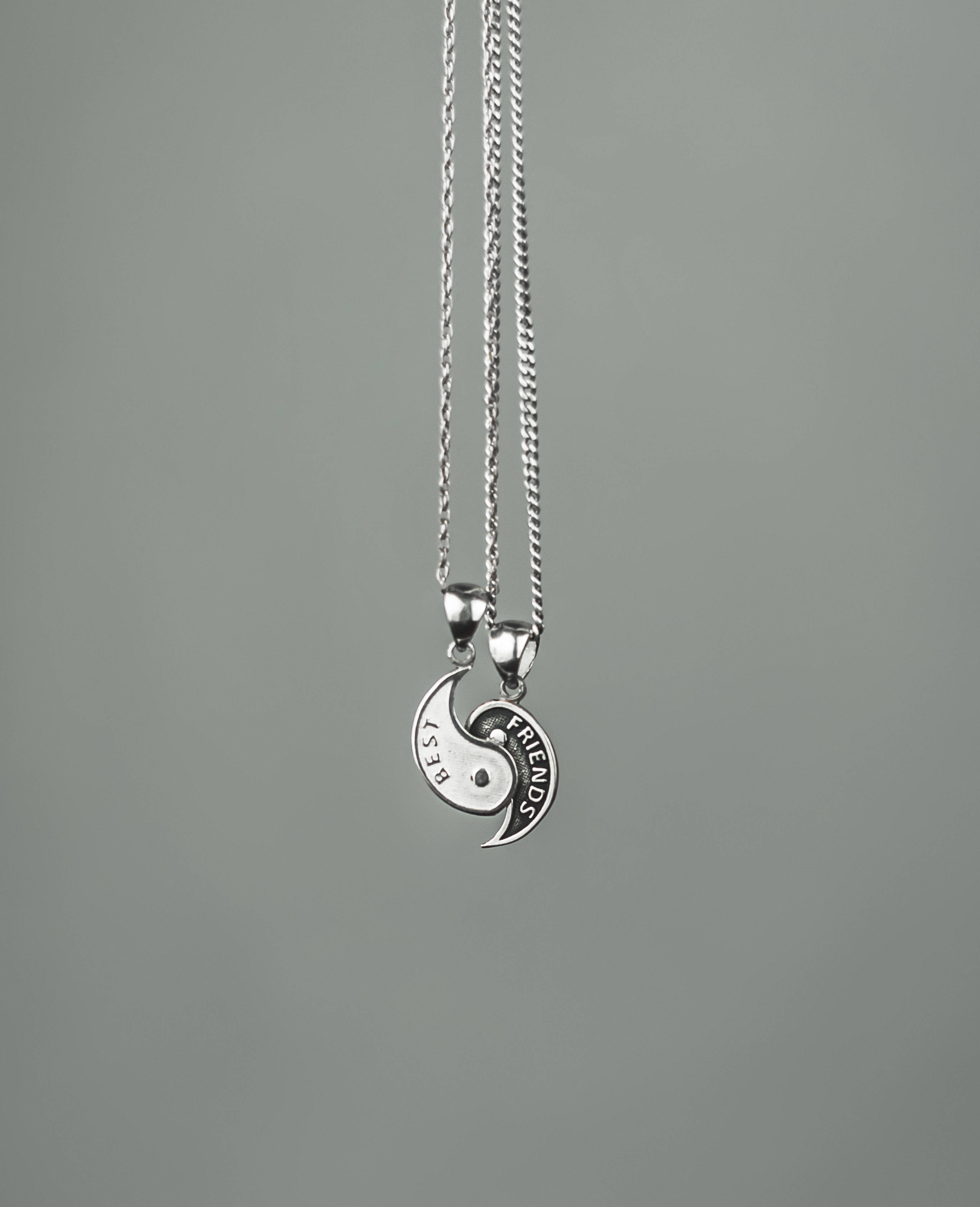 best friends necklace, heart pendant necklace, silver yin yang pendants, 4K Phone Wallpaper