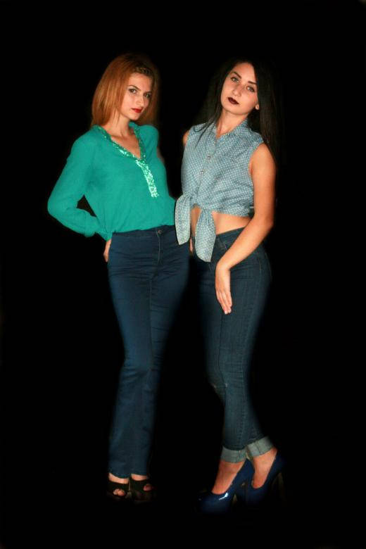 teal blouse, patterned crop top, jeans, SD Phone Wallpaper