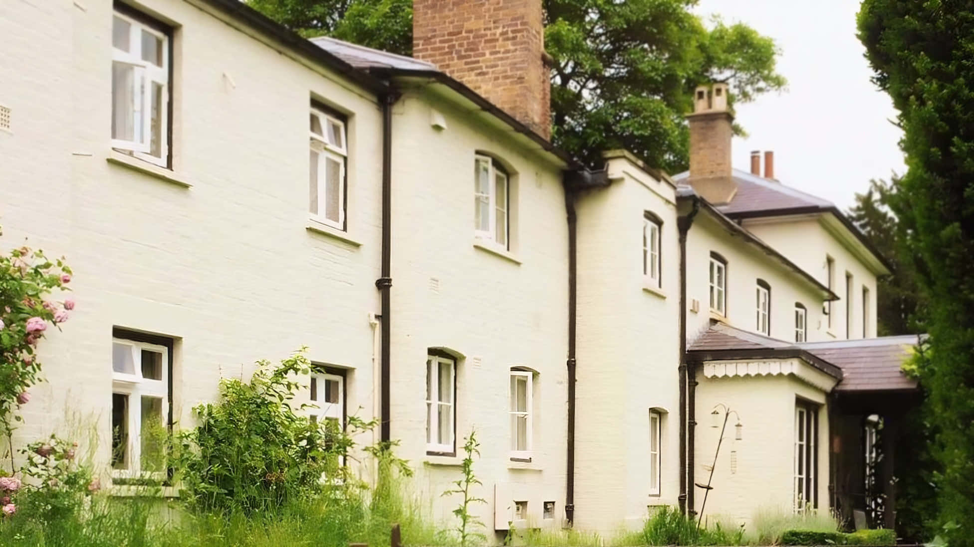 Frogmore Cottage, white brick house, lush greenery, Full HD Desktop Wallpaper