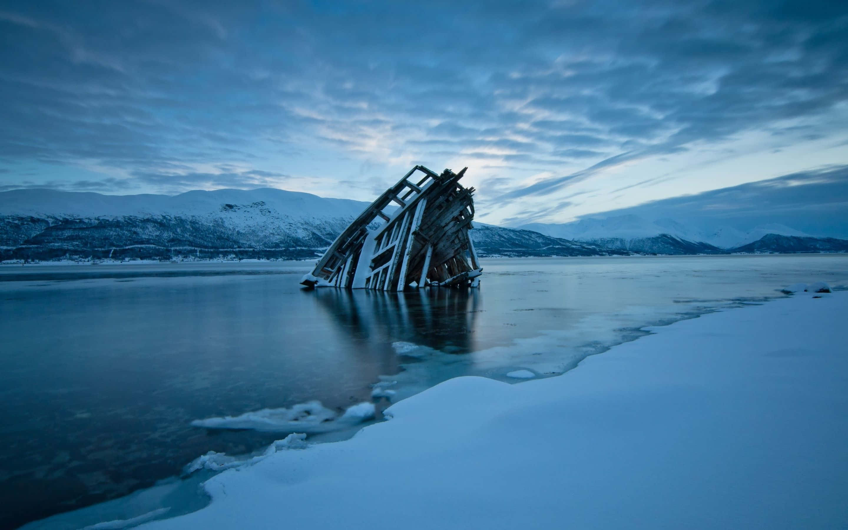 frozen lake, tilted shipwreck, icy waters, 2K Desktop Wallpaper