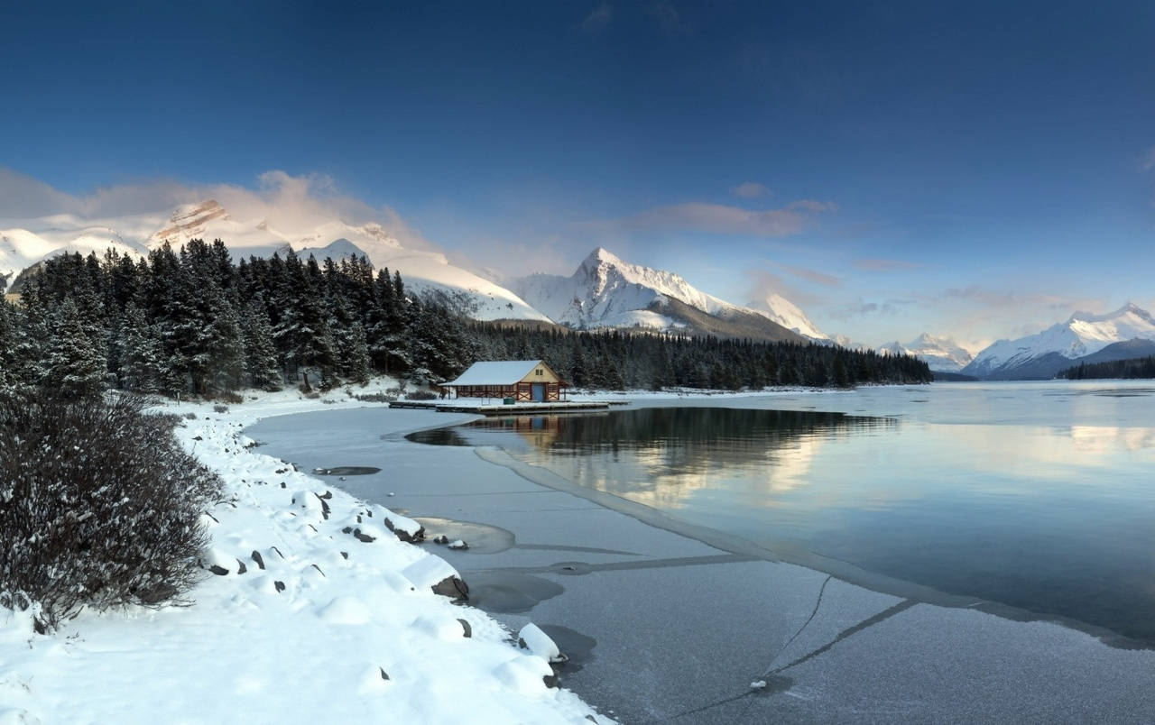 winter scene lake, frozen lake, wooden cabin, HD Desktop Wallpaper